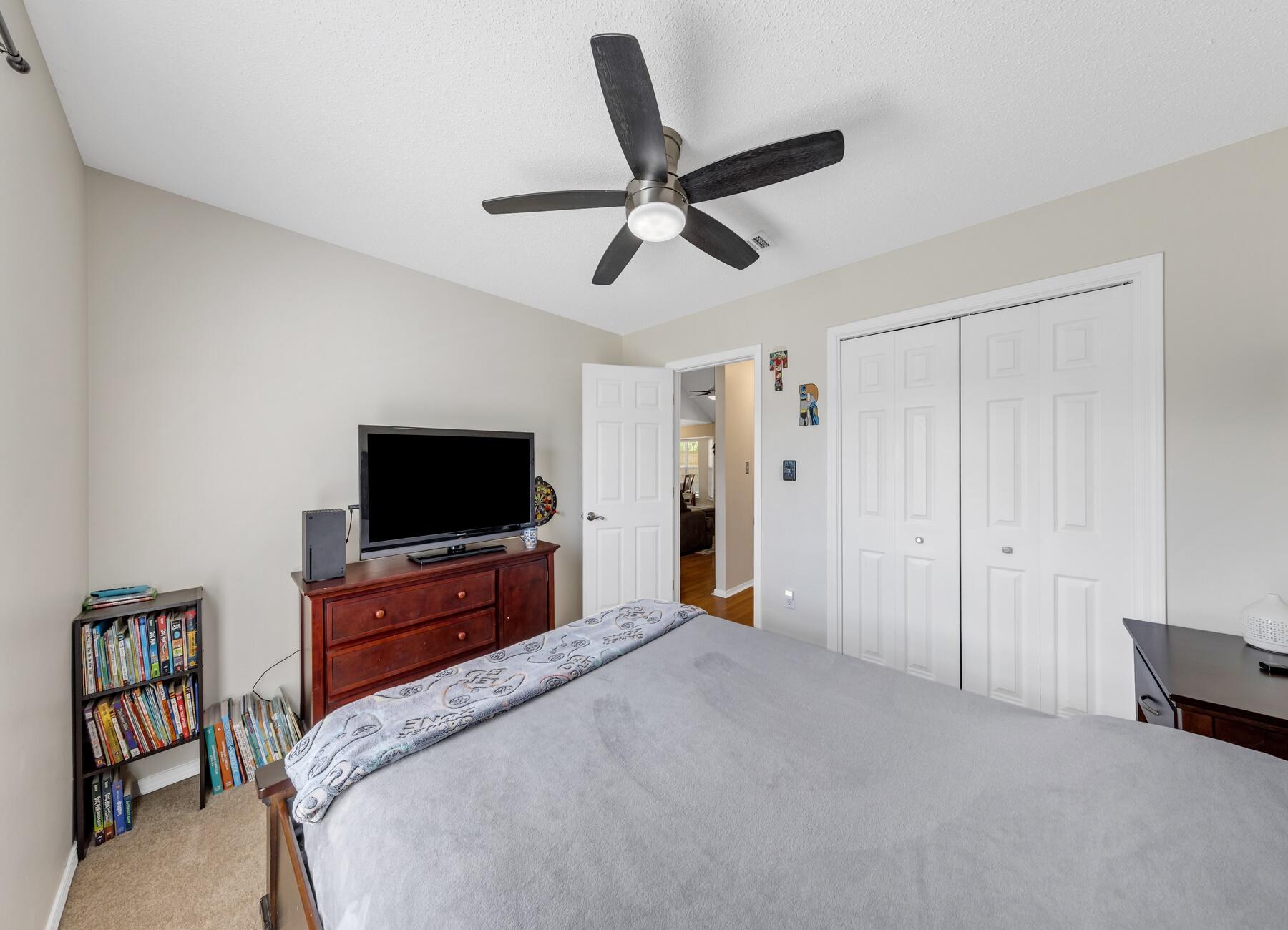 PARKWOOD SQUARE PH 2 - Residential Lease