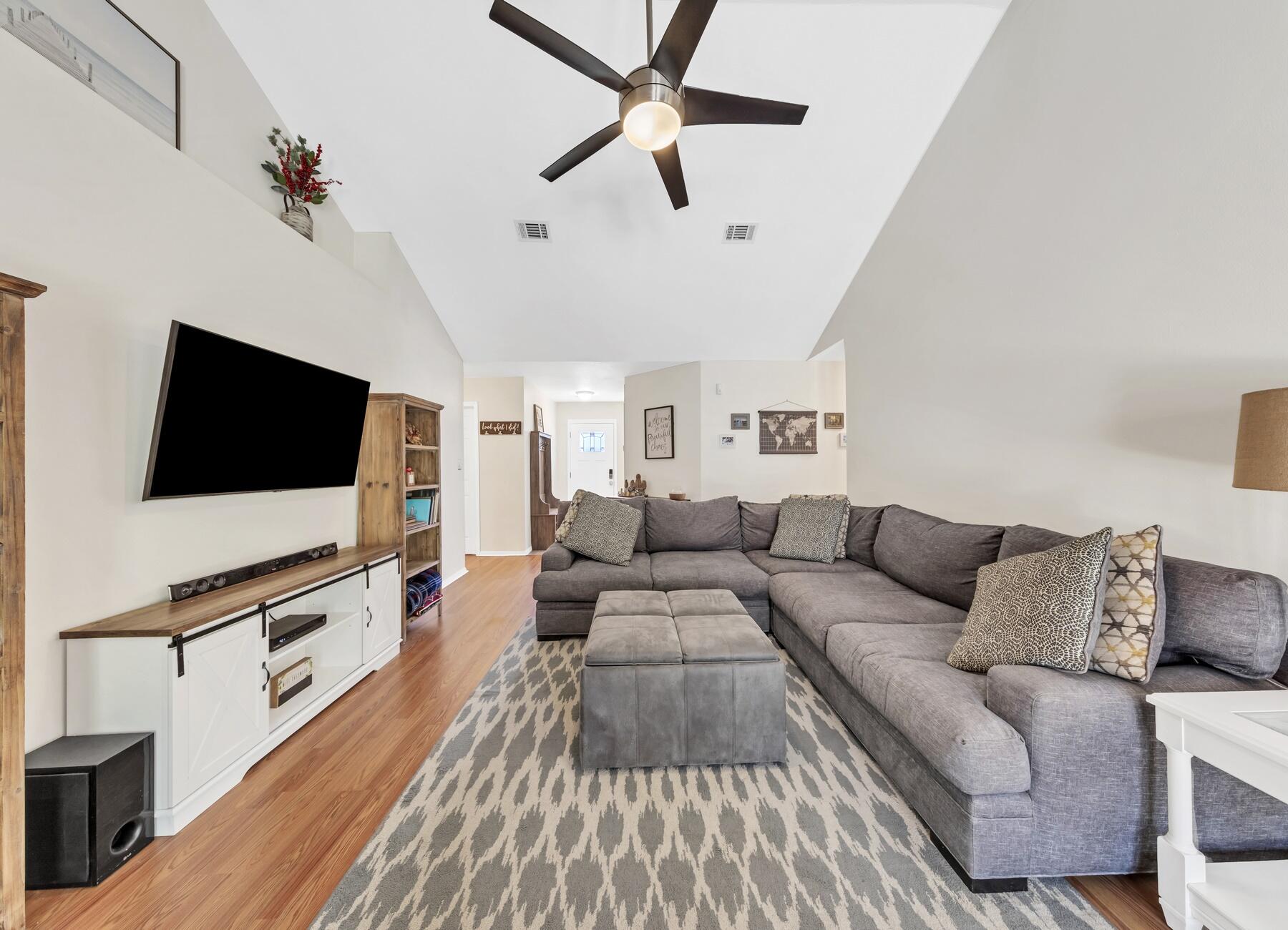 PARKWOOD SQUARE PH 2 - Residential Lease