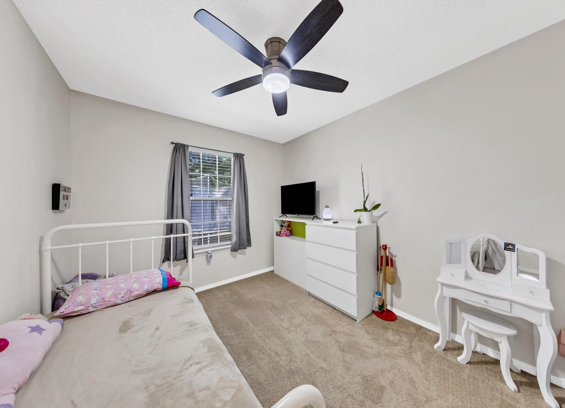 PARKWOOD SQUARE PH 2 - Residential Lease