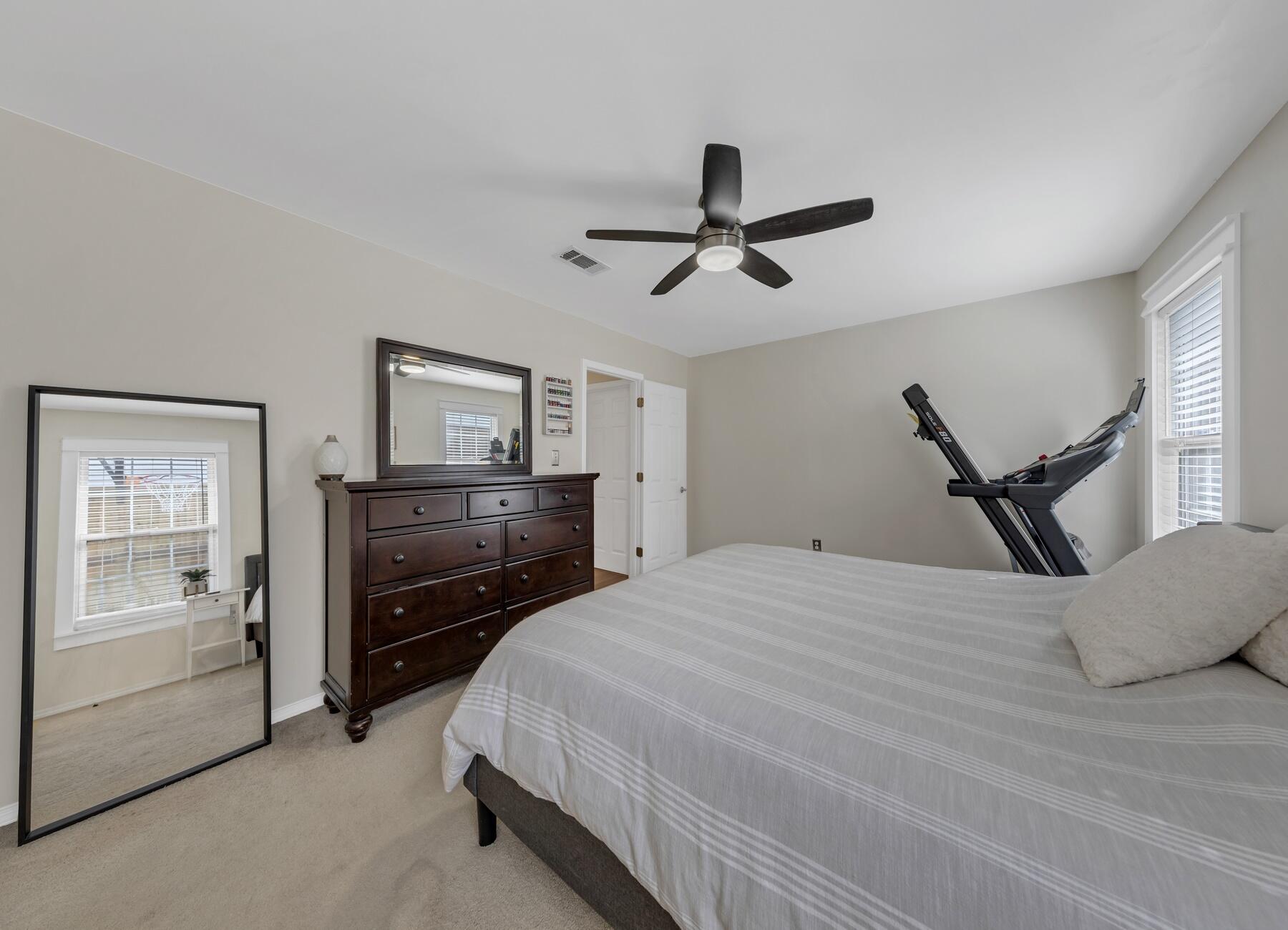 PARKWOOD SQUARE PH 2 - Residential Lease