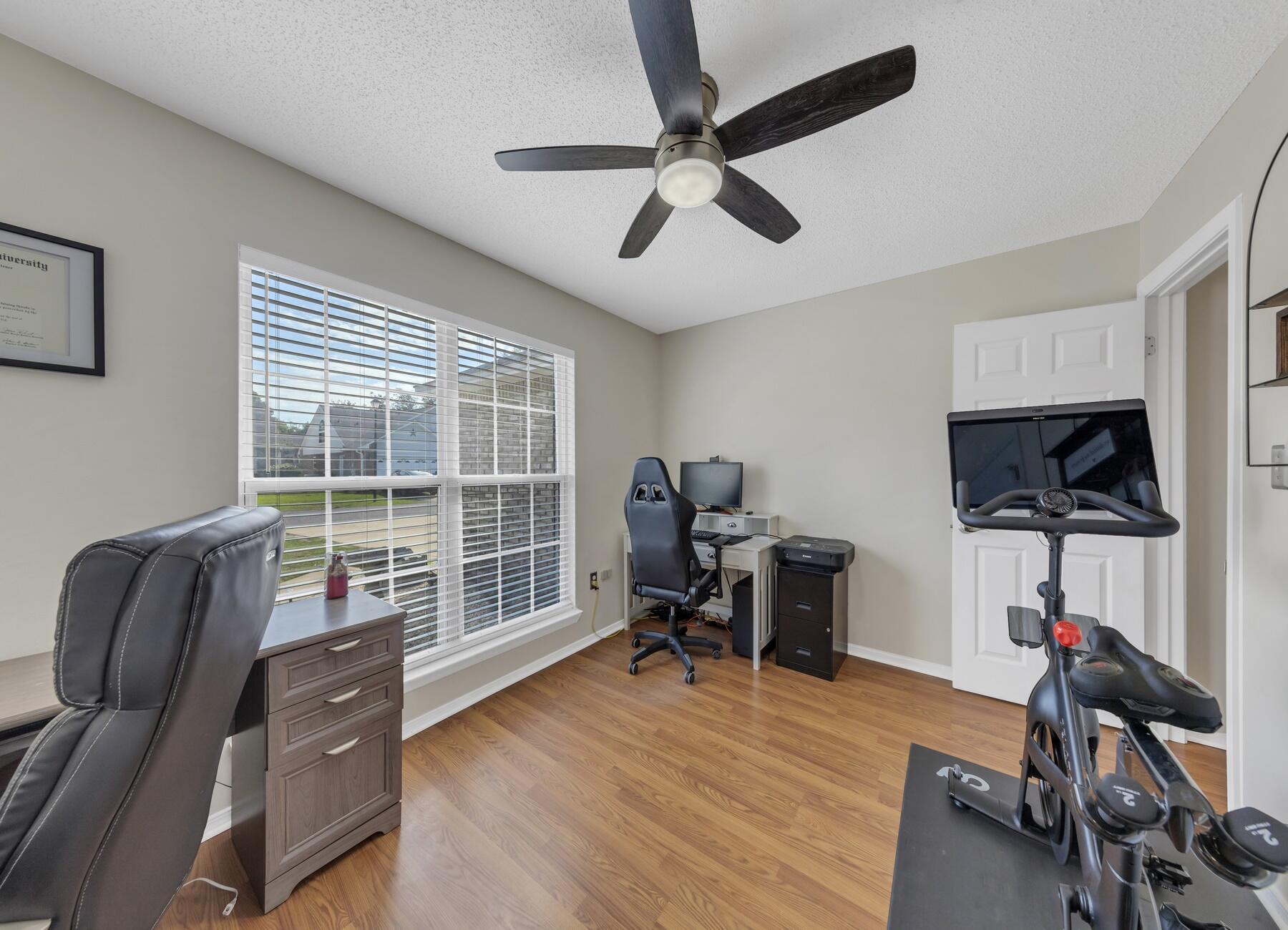 PARKWOOD SQUARE PH 2 - Residential Lease