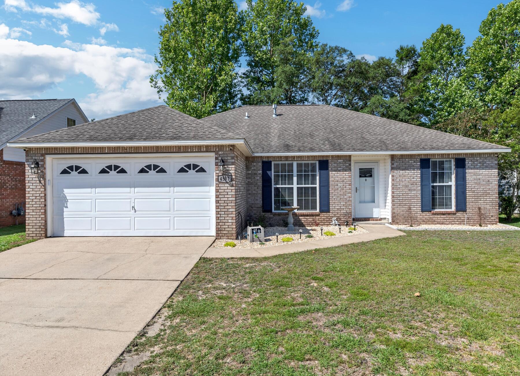 PARKWOOD SQUARE PH 2 - Residential Lease
