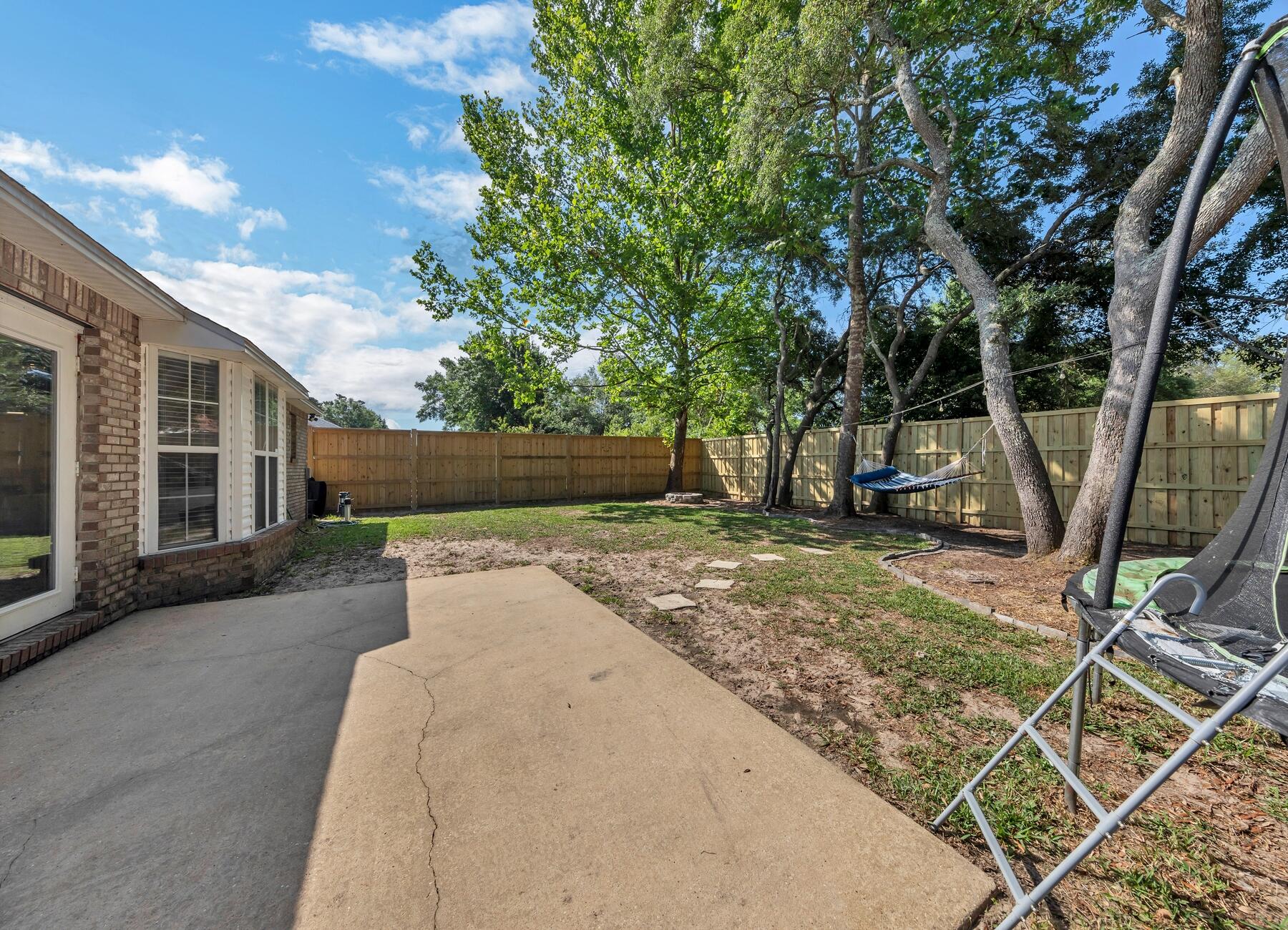 PARKWOOD SQUARE PH 2 - Residential Lease
