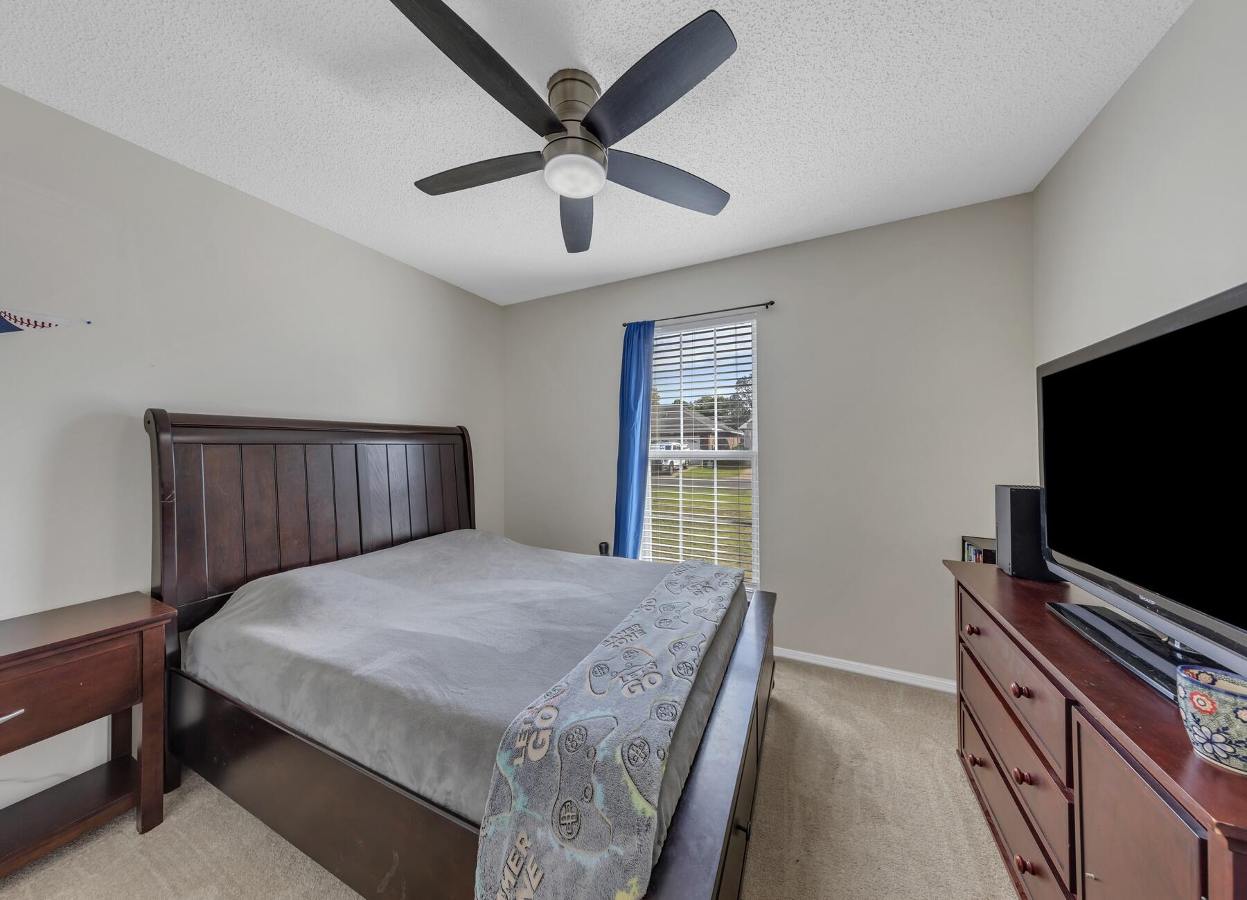PARKWOOD SQUARE PH 2 - Residential Lease