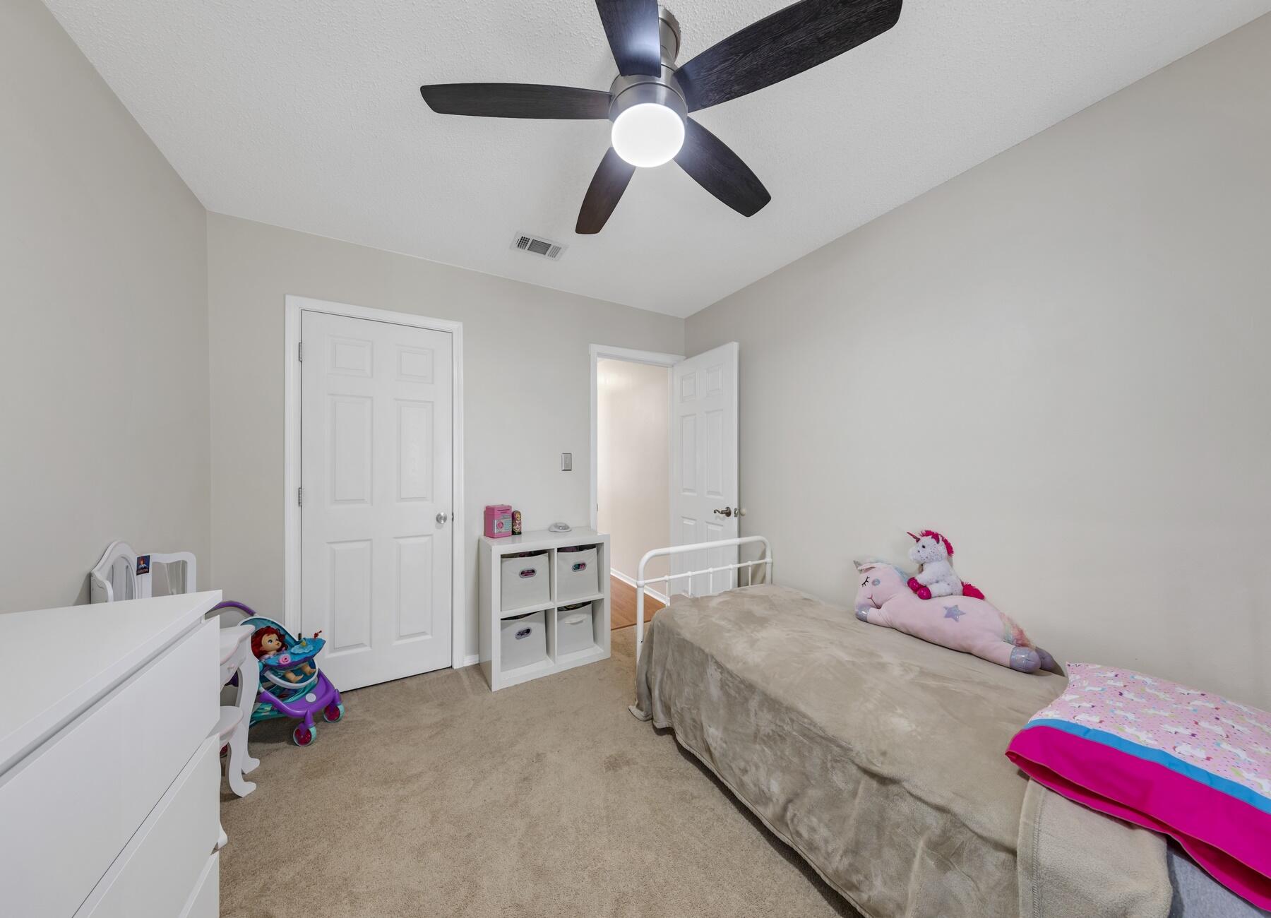 PARKWOOD SQUARE PH 2 - Residential Lease