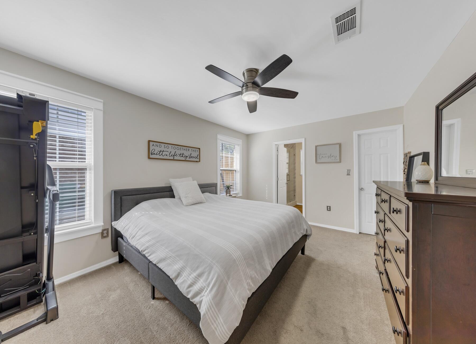 PARKWOOD SQUARE PH 2 - Residential Lease