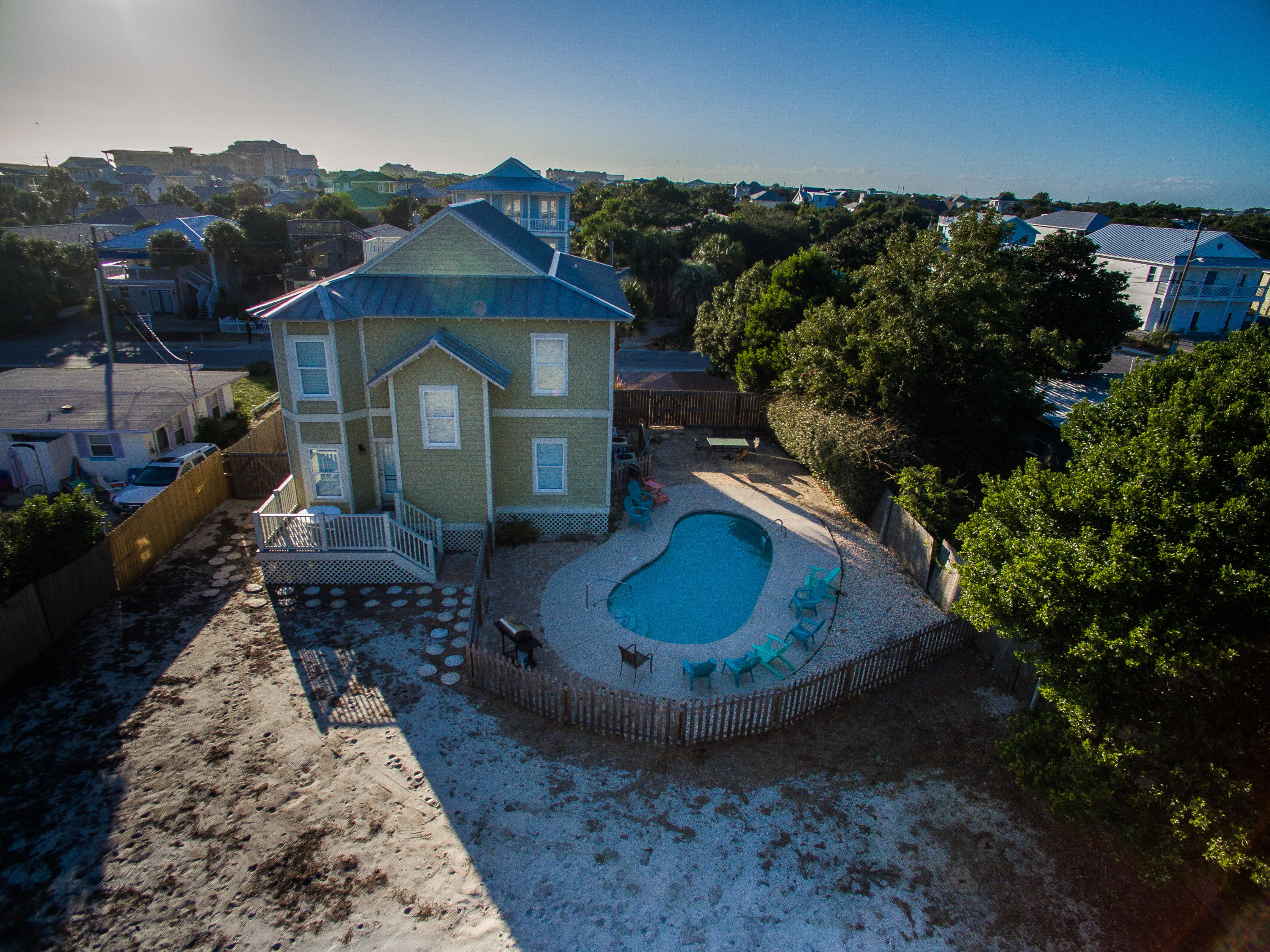 CRYSTAL BEACH - Residential