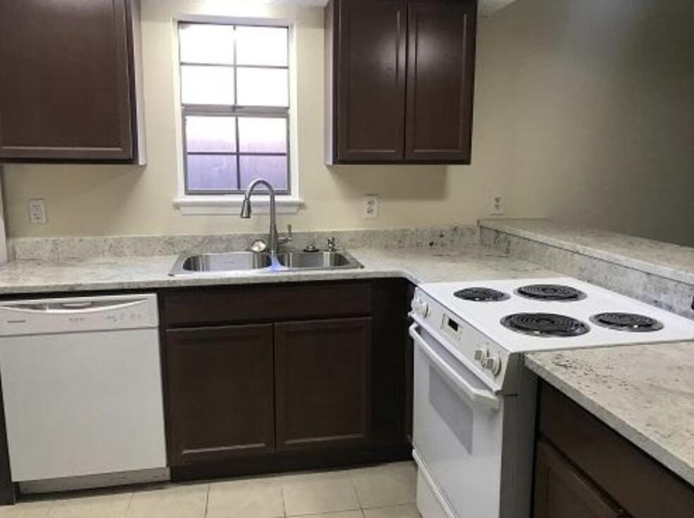 WOODHAM MANOR 1ST ADDN - Residential Lease