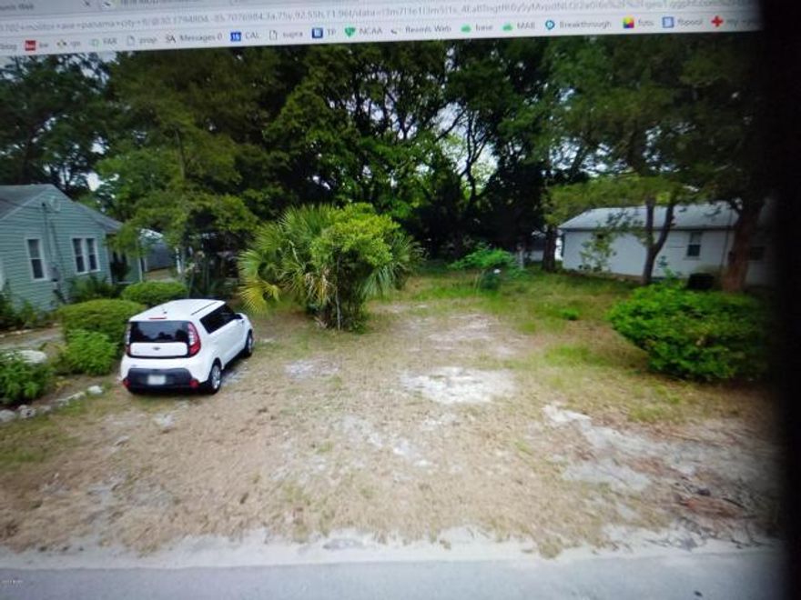 Nice lot in Historic St Andrews! Walking distance to the Bay, shopping, restaurants, the Famous St Andrews Mardi Gras Parade and Christmas Parade. The St Andrews Marina is just a stones throw away if you want to just take a boat out or watch an amazing sunset! Build your dream home in paradise with plenty of room for an in-ground pool and entertaining! This lot is also just 1 short mile from GCSC and the FSU PC campus, making it a PRIME location for student dorms! This area is growing fast, so get in on the ground floor - the sky is the limit with this perfectly priced lot!