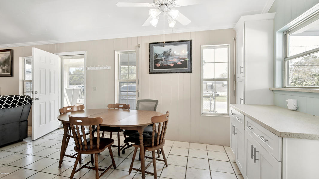 LAGUNA BEACH - Residential