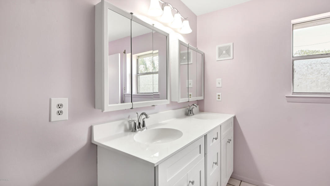 LAGUNA BEACH - Residential