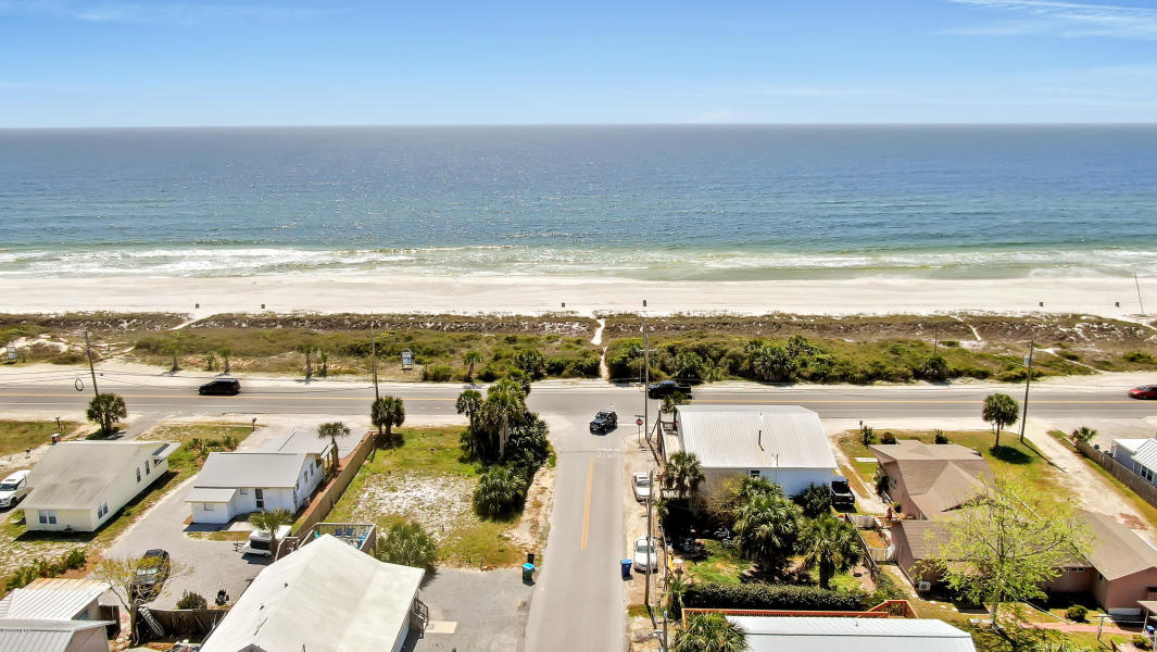 LAGUNA BEACH - Residential