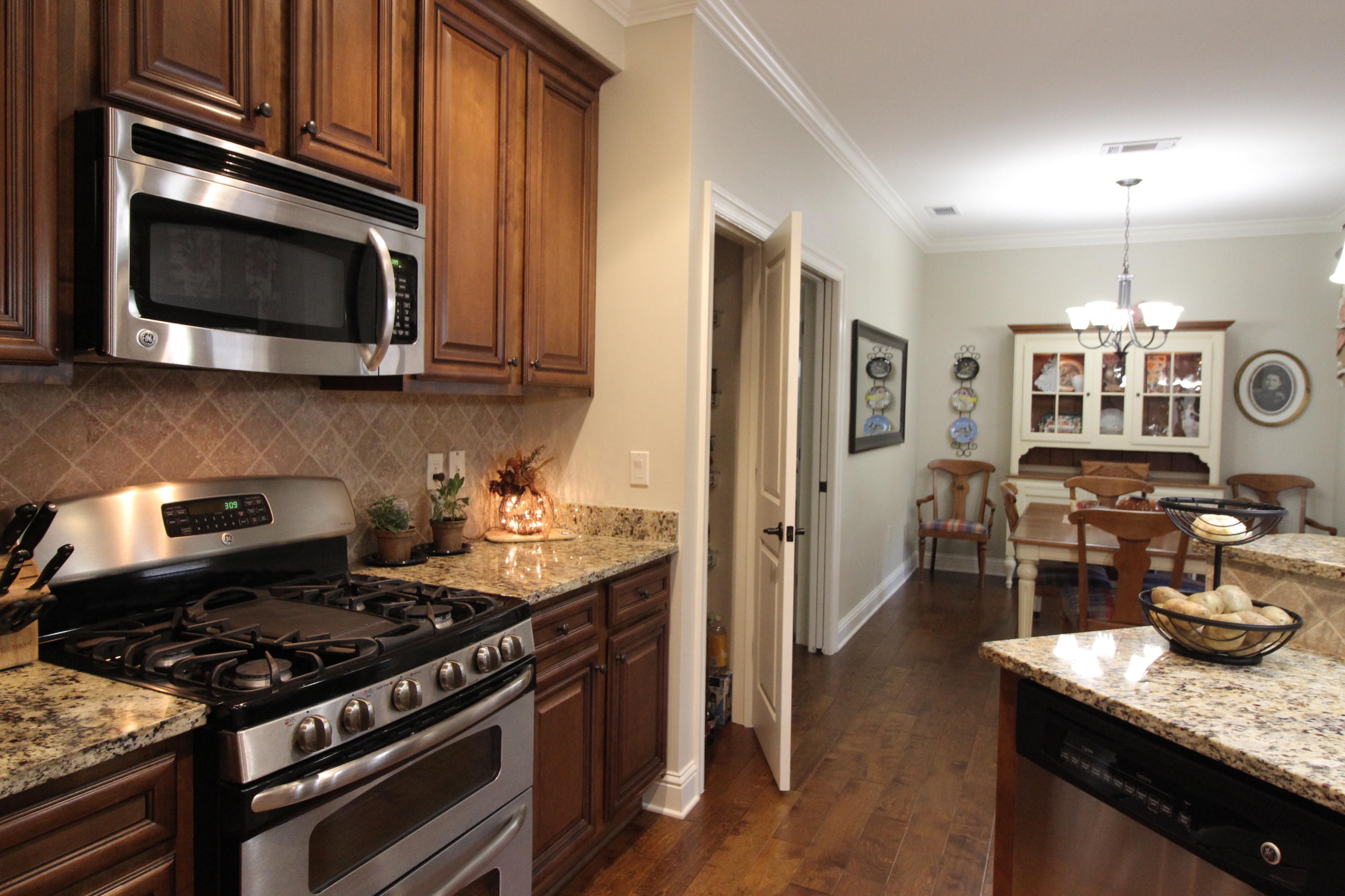 HAWK'S LANDING - Residential