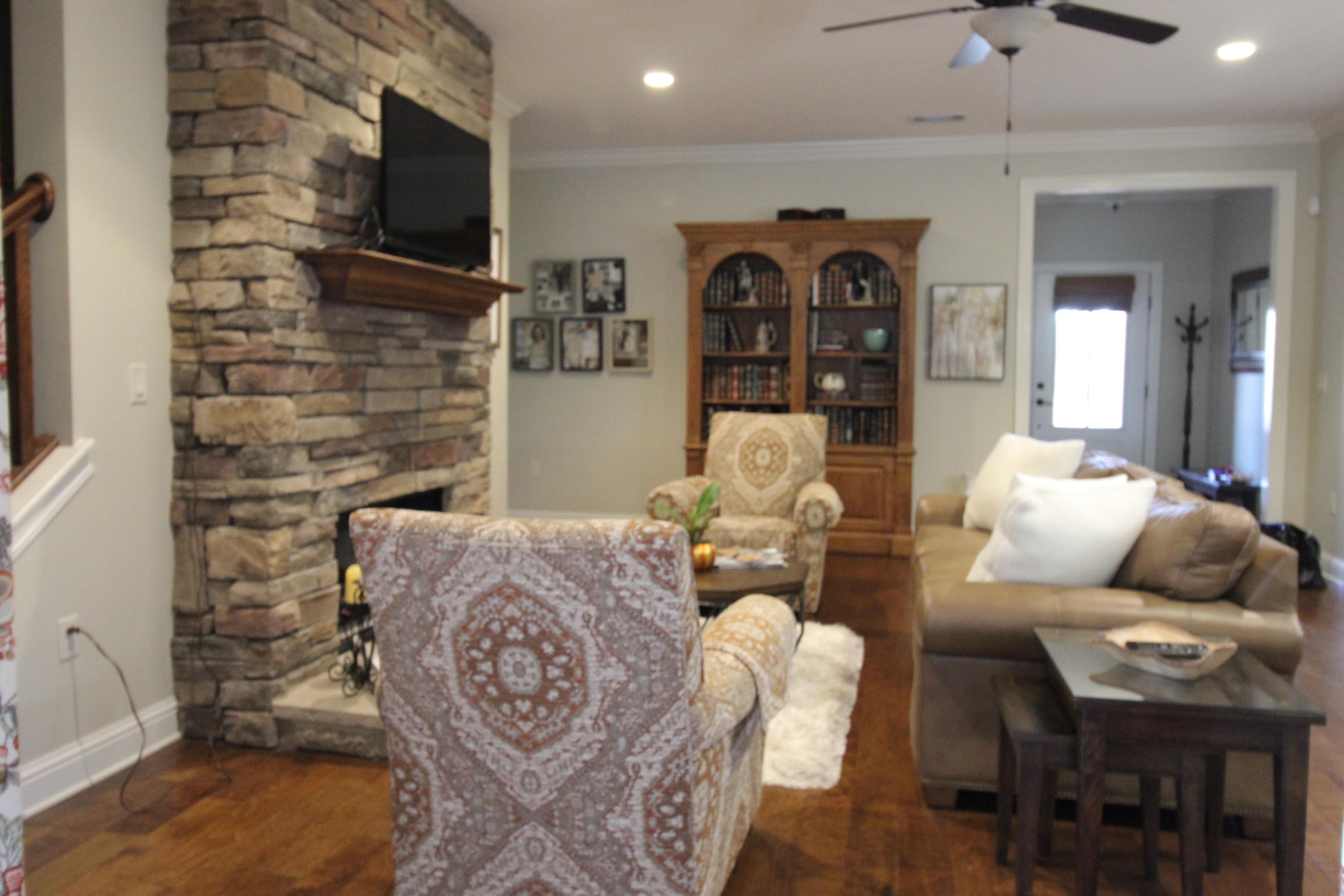 HAWK'S LANDING - Residential