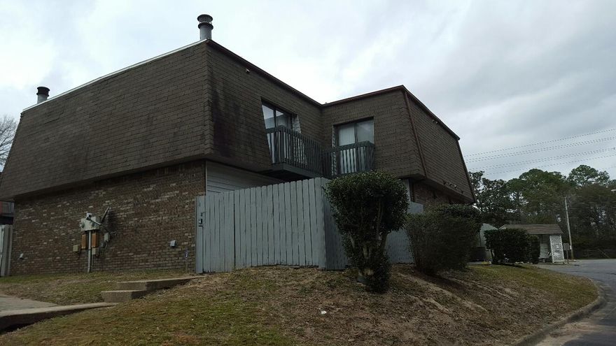 Unit is completely remodeled with granite tops tile floors and recess lighting . shows great.