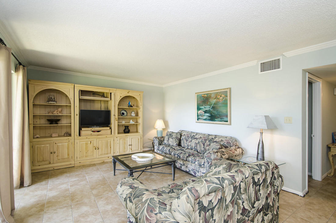 SEASCAPE CONDO GARDEN VILLA PH2 - Residential