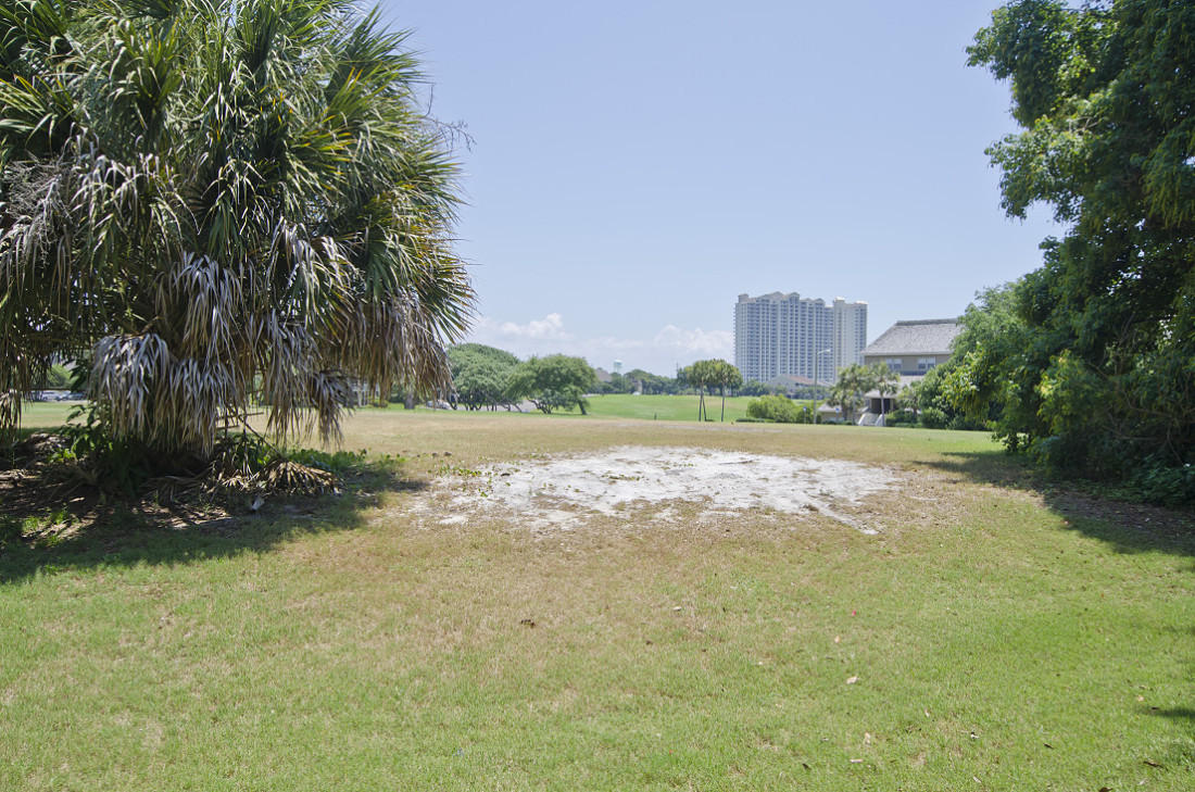 SEASCAPE CONDO GARDEN VILLA PH2 - Residential