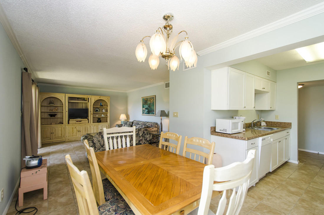 SEASCAPE CONDO GARDEN VILLA PH2 - Residential