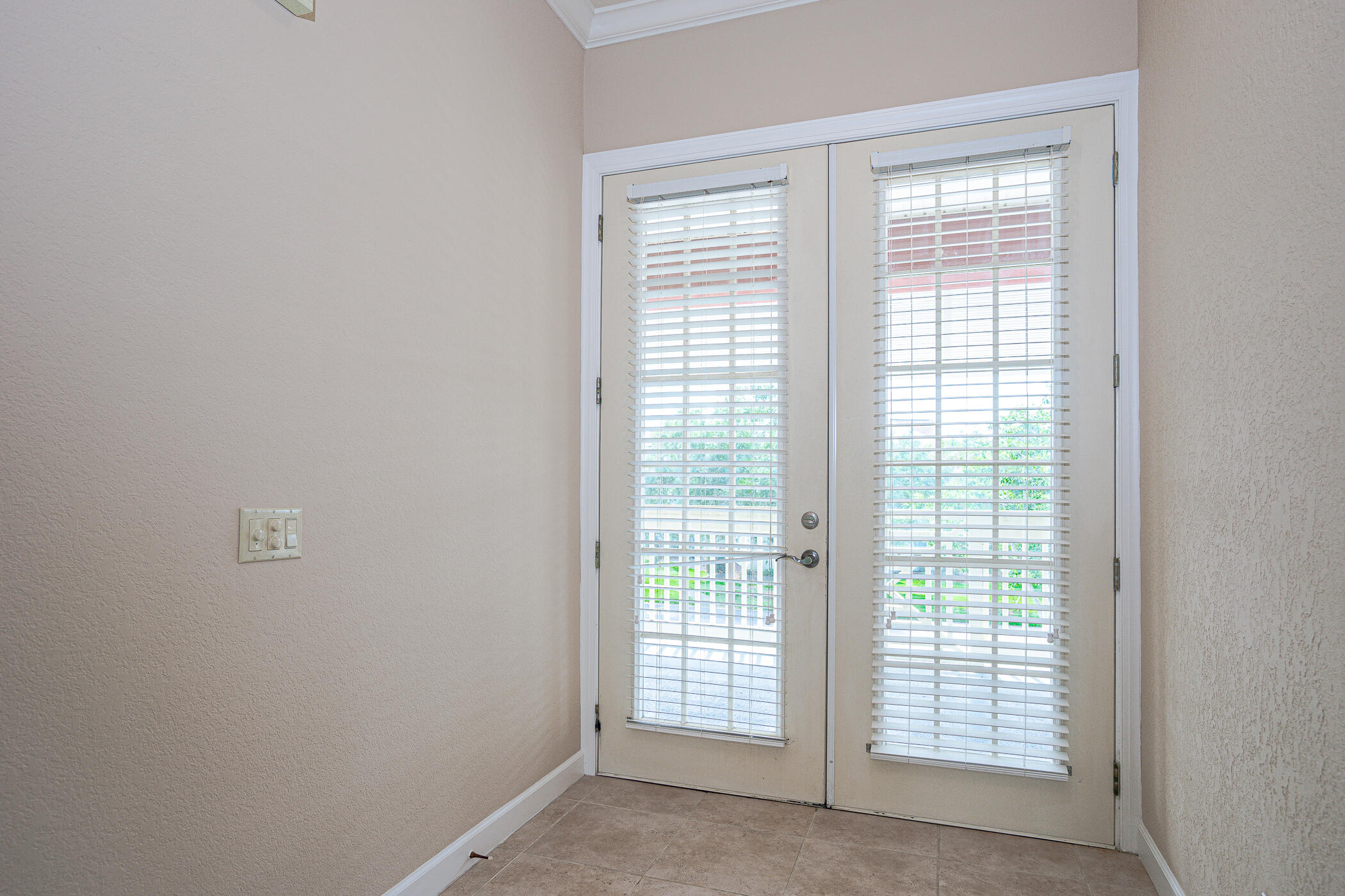 CRYSTAL COVE - Residential