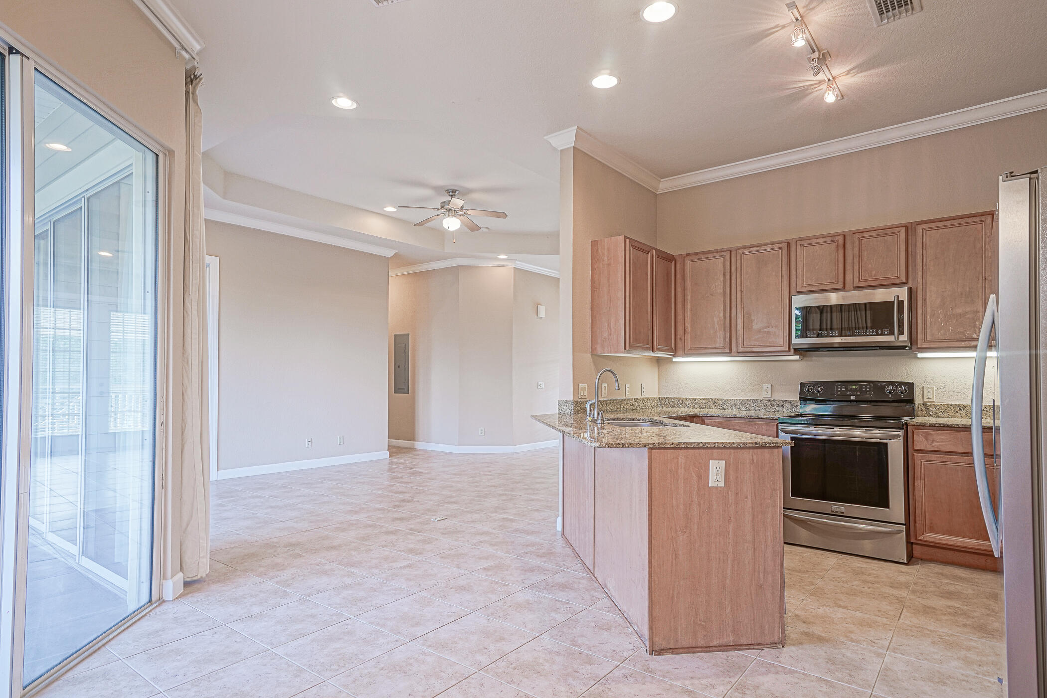 CRYSTAL COVE - Residential