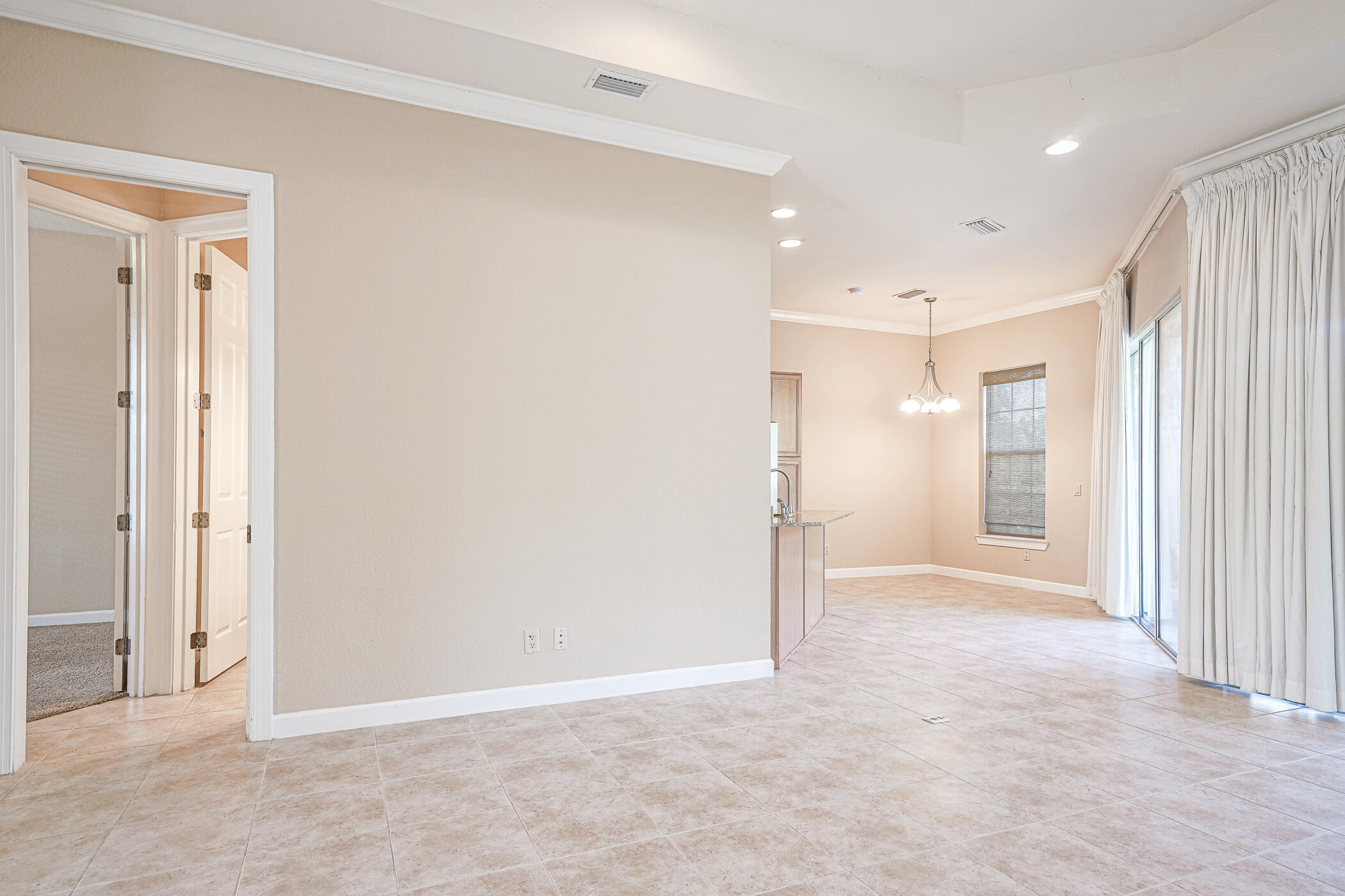 CRYSTAL COVE - Residential