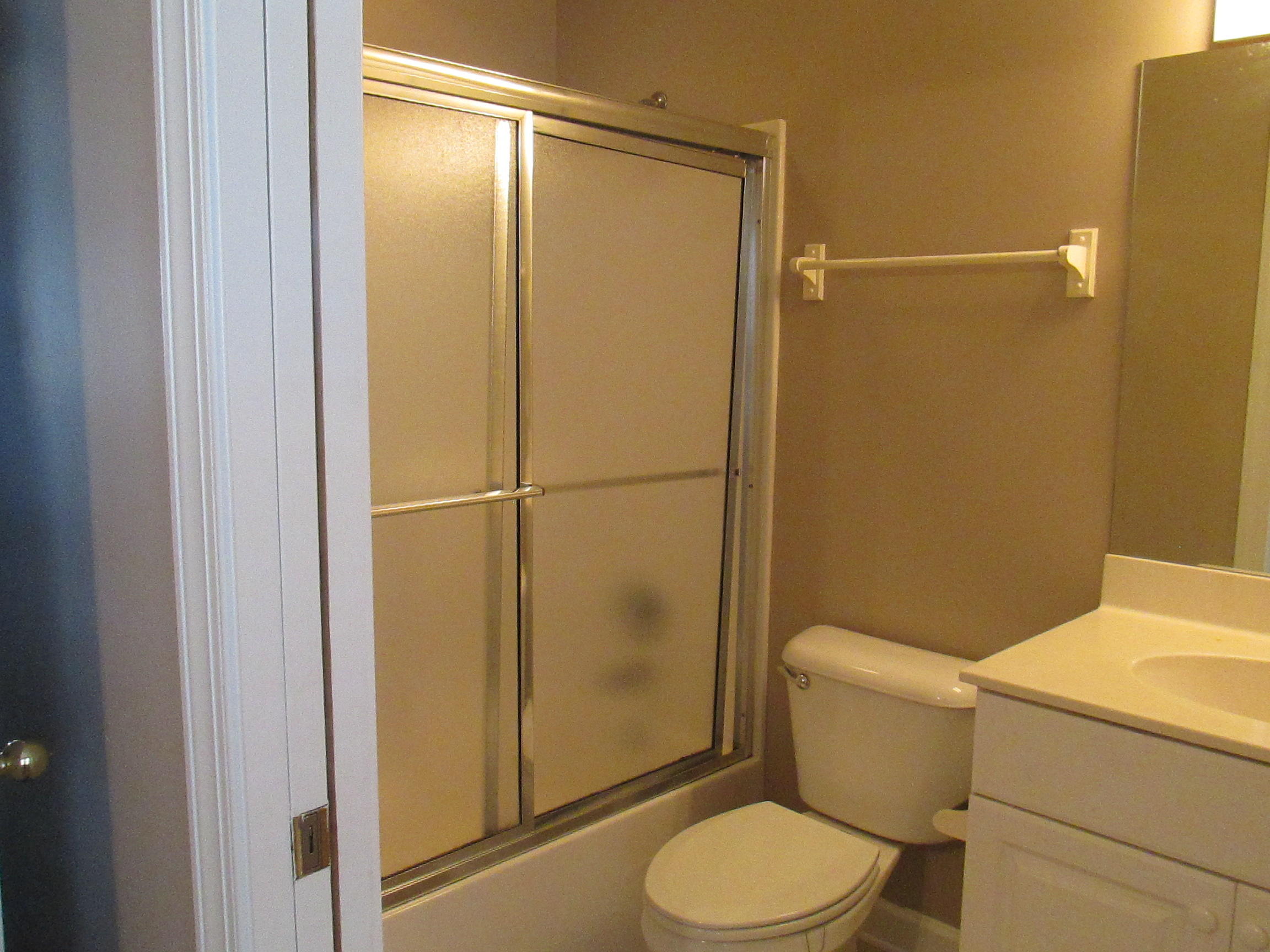 KISKA BEACH - Residential Lease