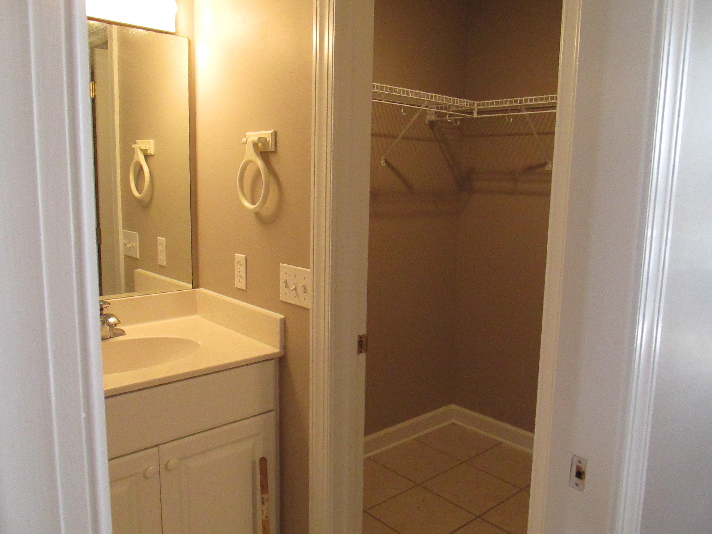 KISKA BEACH - Residential Lease