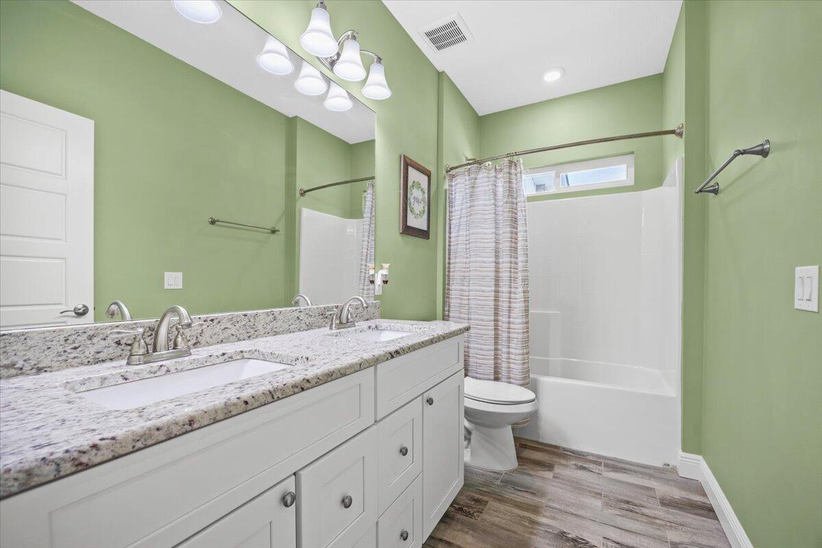SANTA ROSA SHORES EAST - Residential