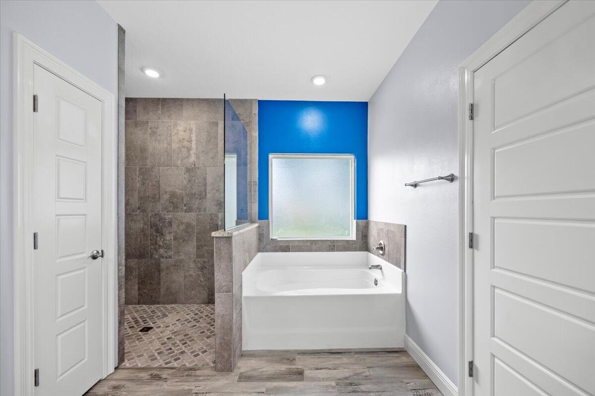 SANTA ROSA SHORES EAST - Residential
