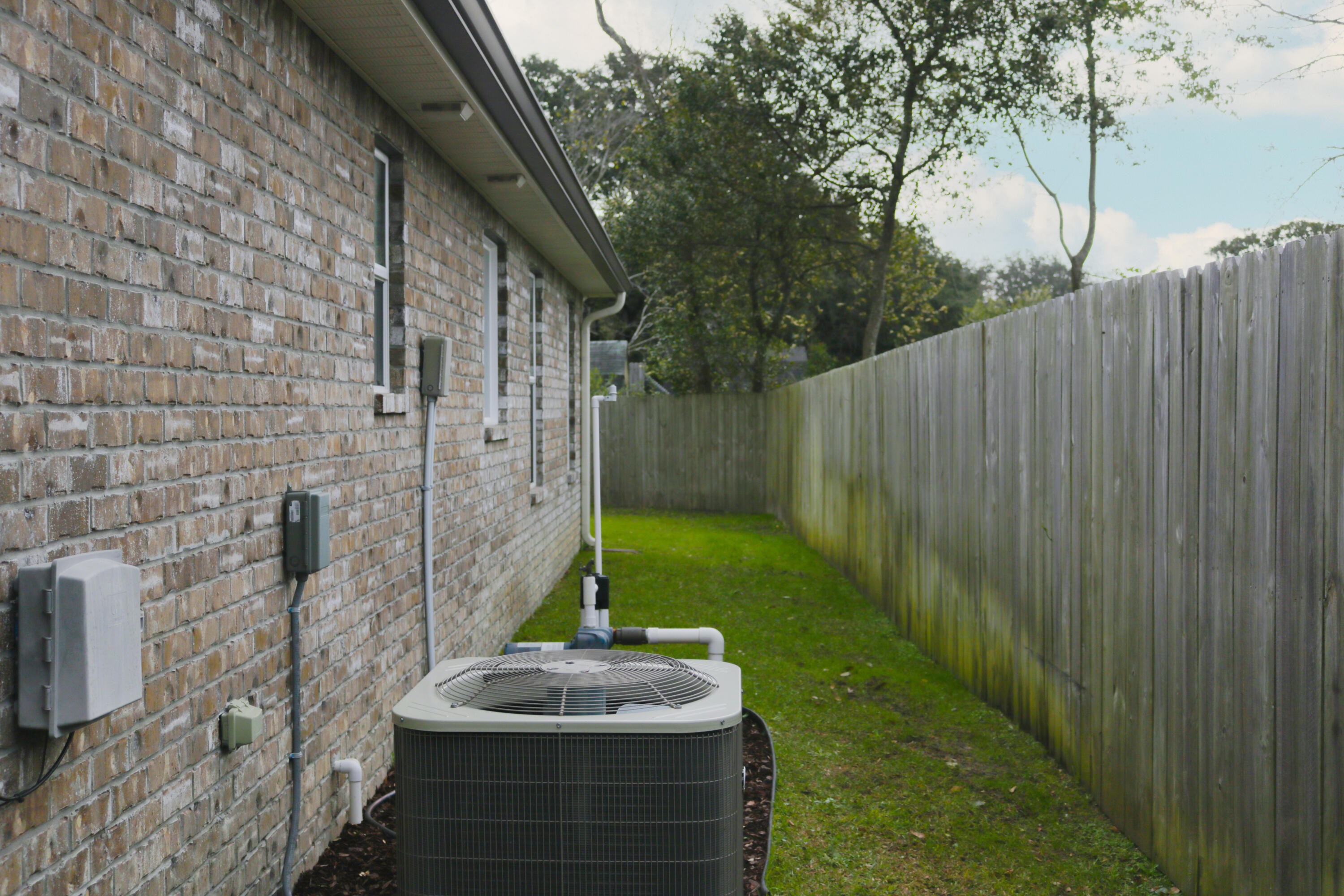 WINTHROP PLACE 1ST ADD LOT 10 BLK C - Residential