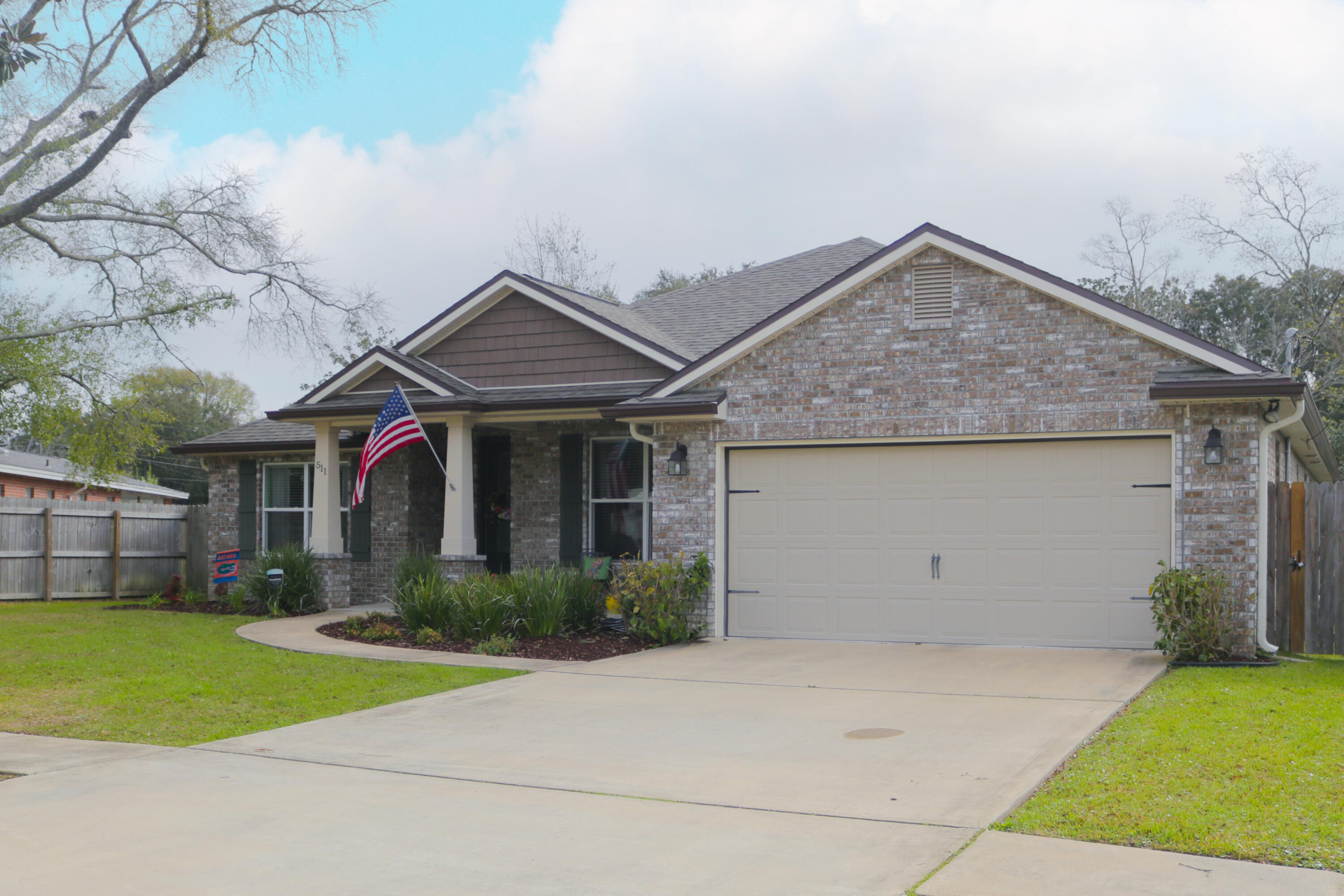 WINTHROP PLACE 1ST ADD LOT 10 BLK C - Residential