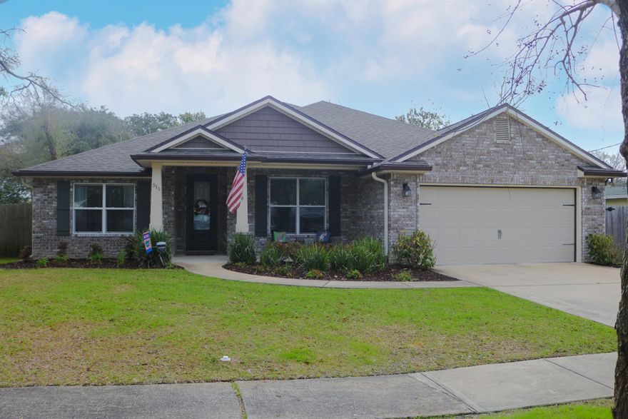 GORGEOUS ALL BRICK! Beautifull split bedroom plan with a huge LR open to the kitchen and a back door to the huge screened in back porch and a fenced back yard! Kitchen has large bar, recessed lighting, granite tops, & stainless appliances. DR has a tray ceiling with a designer chandelier. Crown Molding throughout. Light colored walls contrast beautifully with white trim & doors. Primary Suite has a tray ceiling with recessed lighting. Primary Bath has abundant natural light, a large shower separate from the garden tub, double vanity and a window in the separate toilet area. All BR's have ceiling fans and their own air returns. Energy efficient, double pane, ''tilt-in'' windows and the home has PEX plumbing throughout. Irrigation system is on its own well with NO Iron! This is a must see!