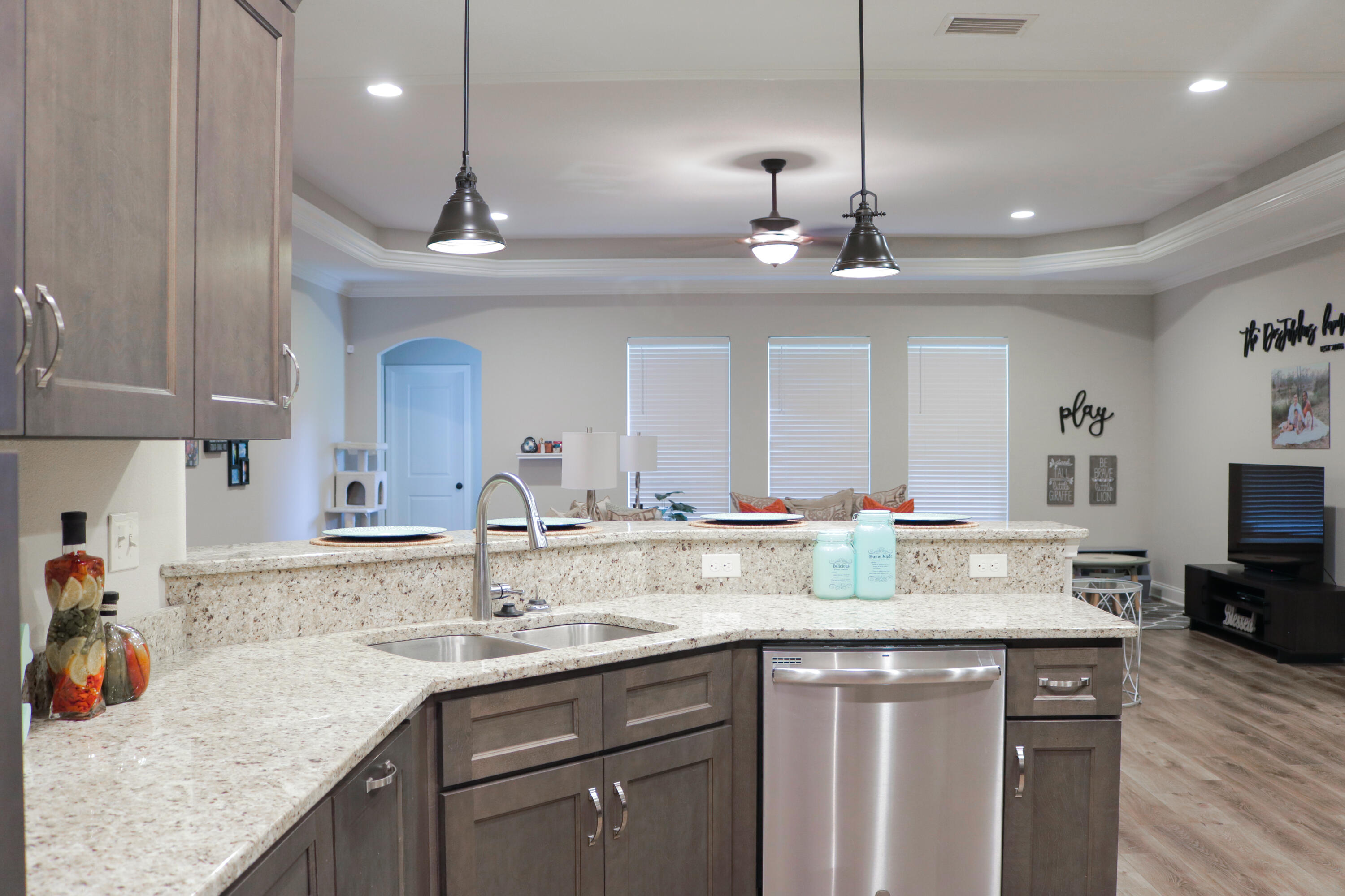 WINTHROP PLACE 1ST ADD LOT 10 BLK C - Residential