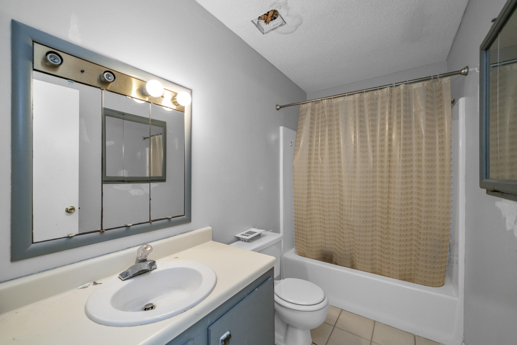 HERON LANDING - Residential