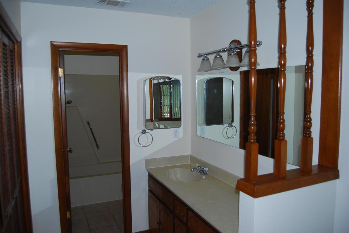 HOLLY HILLS - Residential