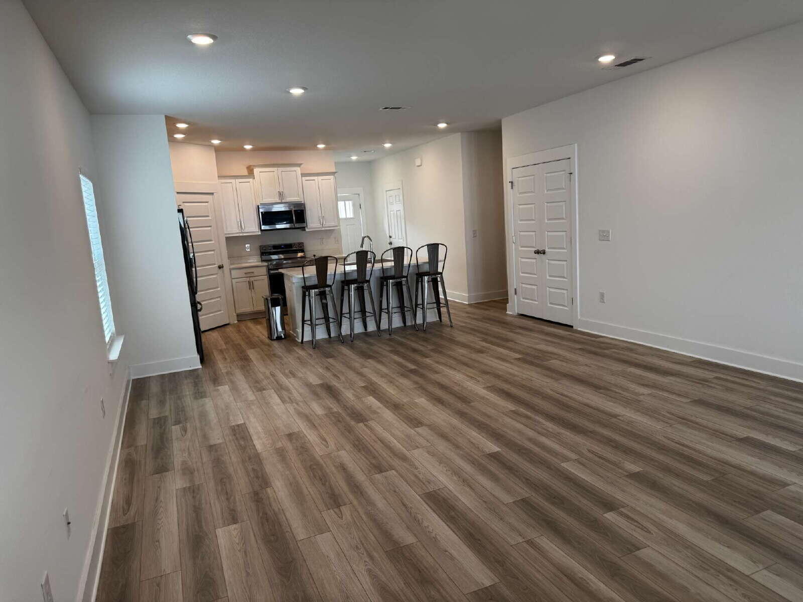 MAGNOLIA CREEK PHASES 1 and 2 - Residential Lease