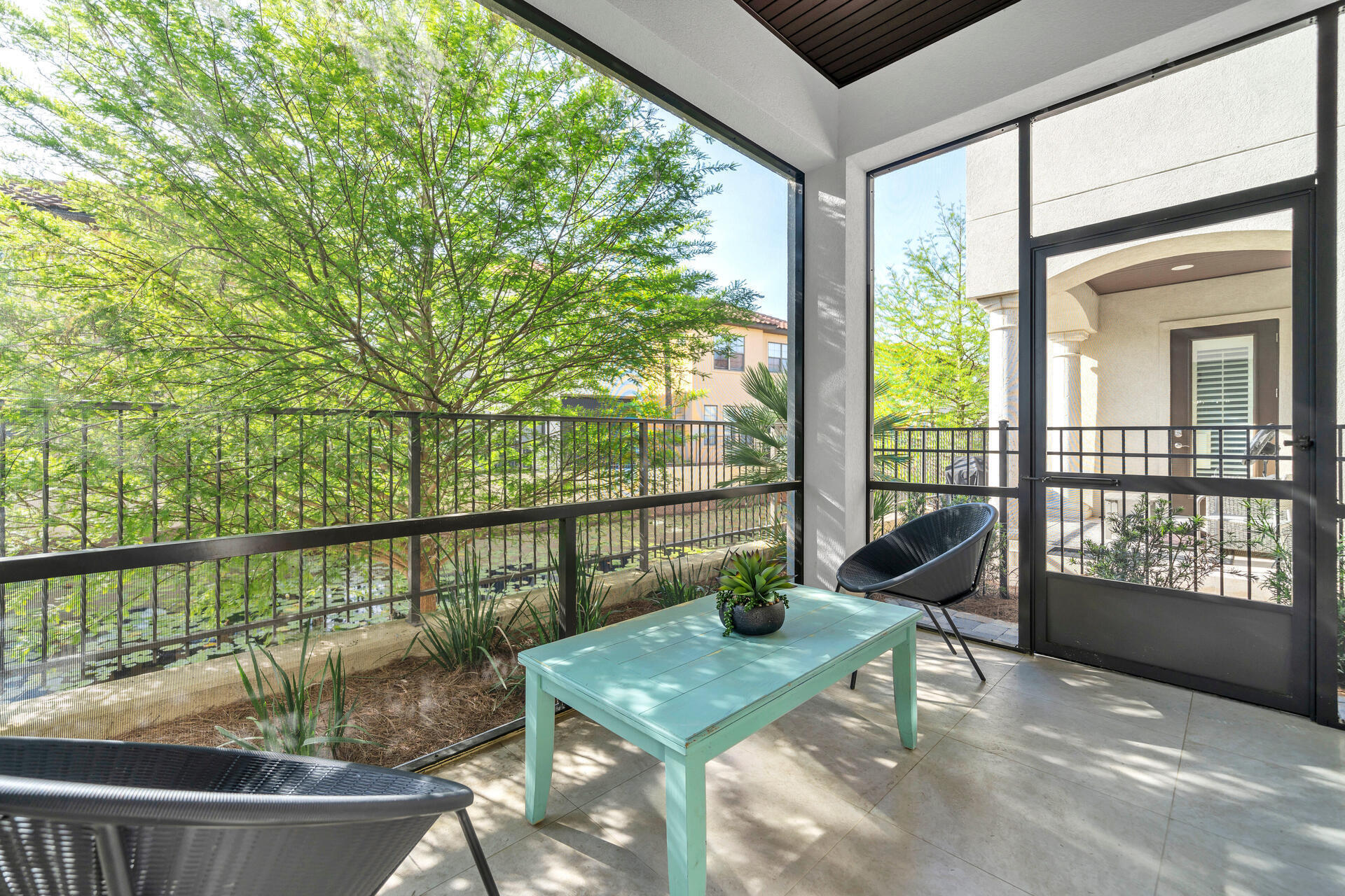 VILLA LAGO - Residential