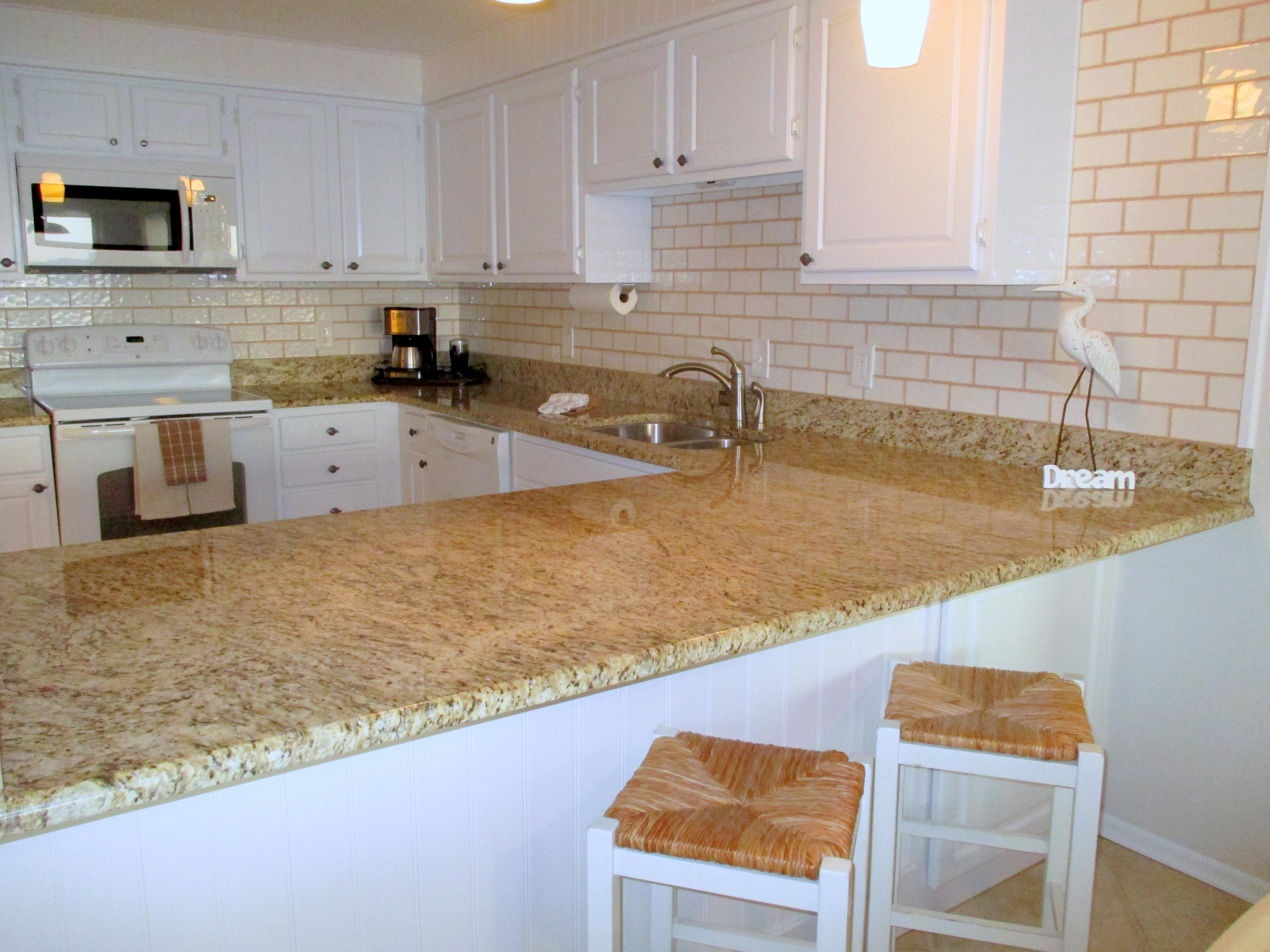 BEACH HOUSE CONDO PH 2 - Residential