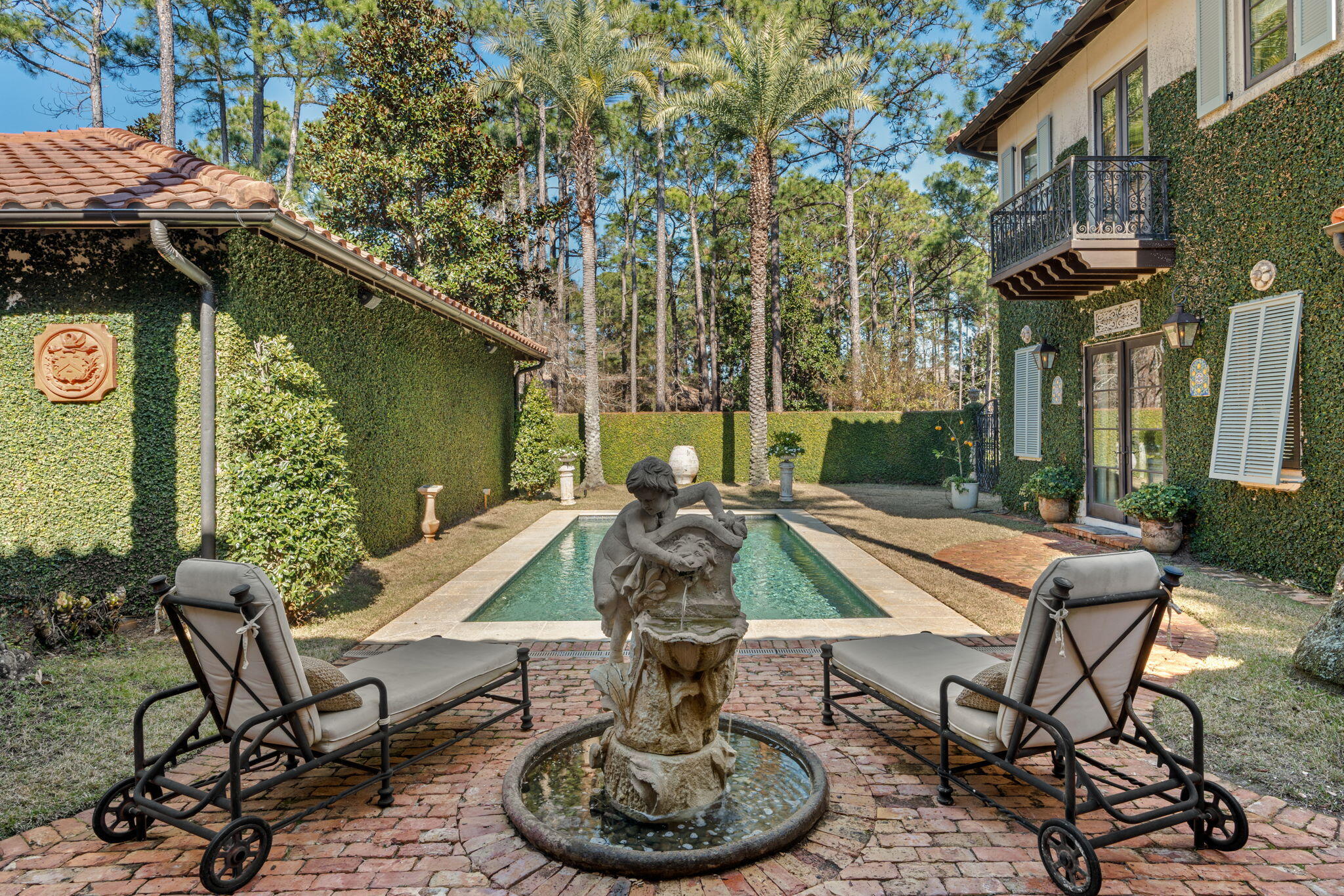 BAYTOWNE AVE EAST - Residential