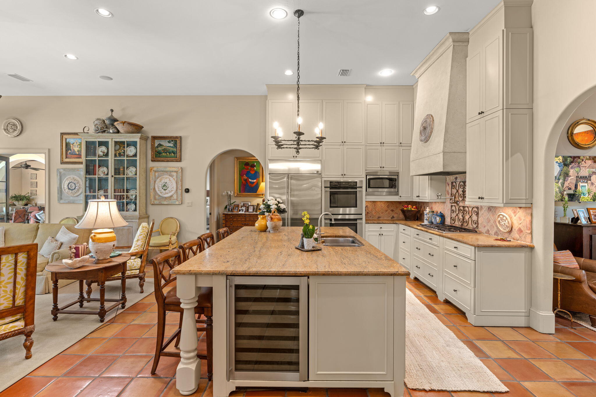 BAYTOWNE AVE EAST - Residential