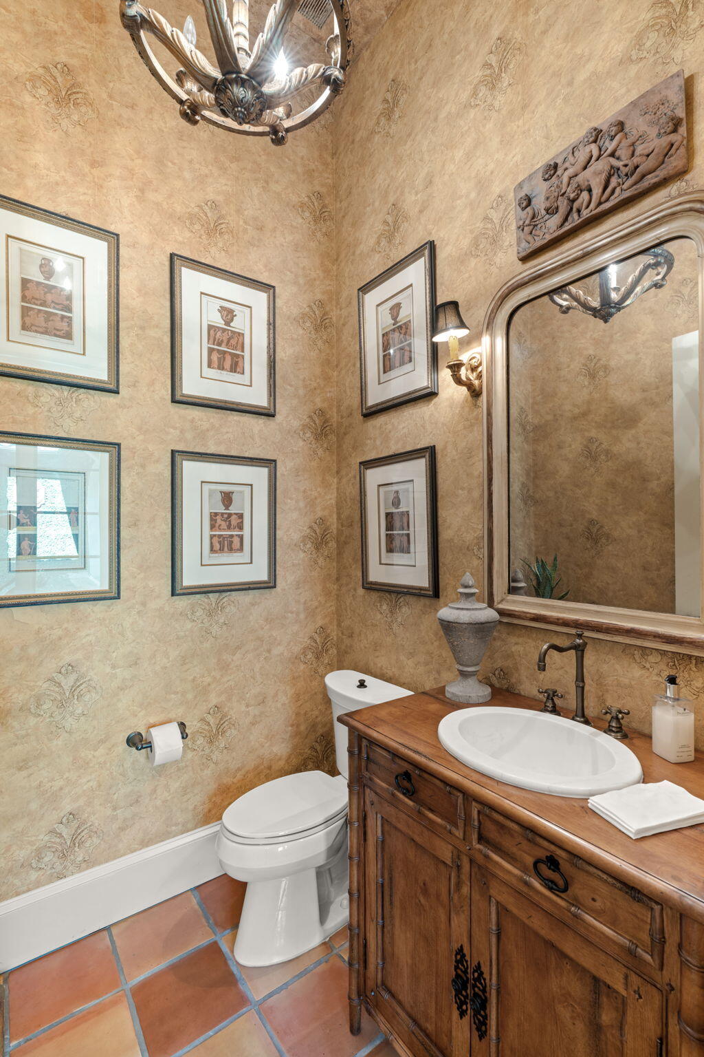 BAYTOWNE AVE EAST - Residential