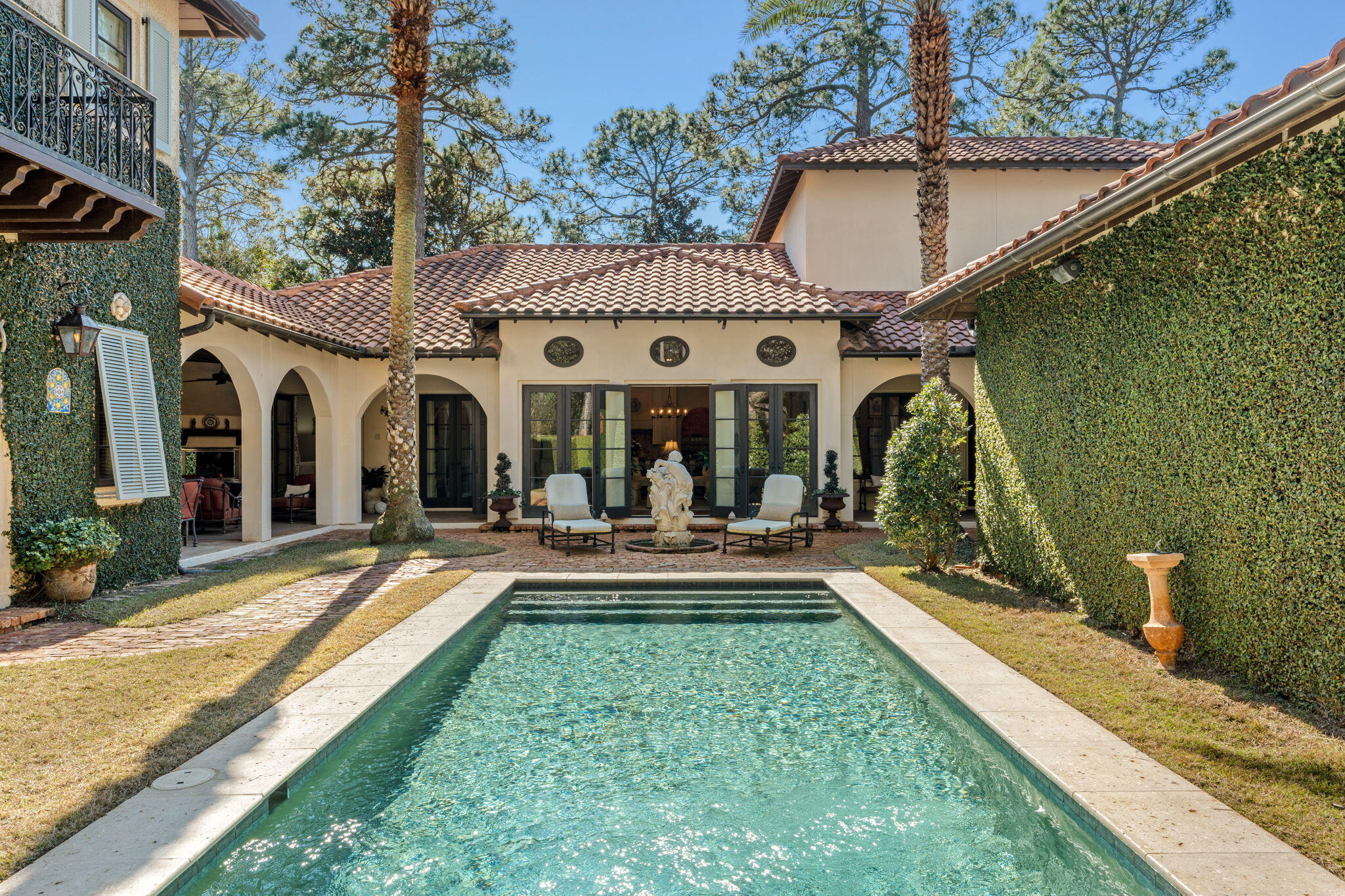 BAYTOWNE AVE EAST - Residential