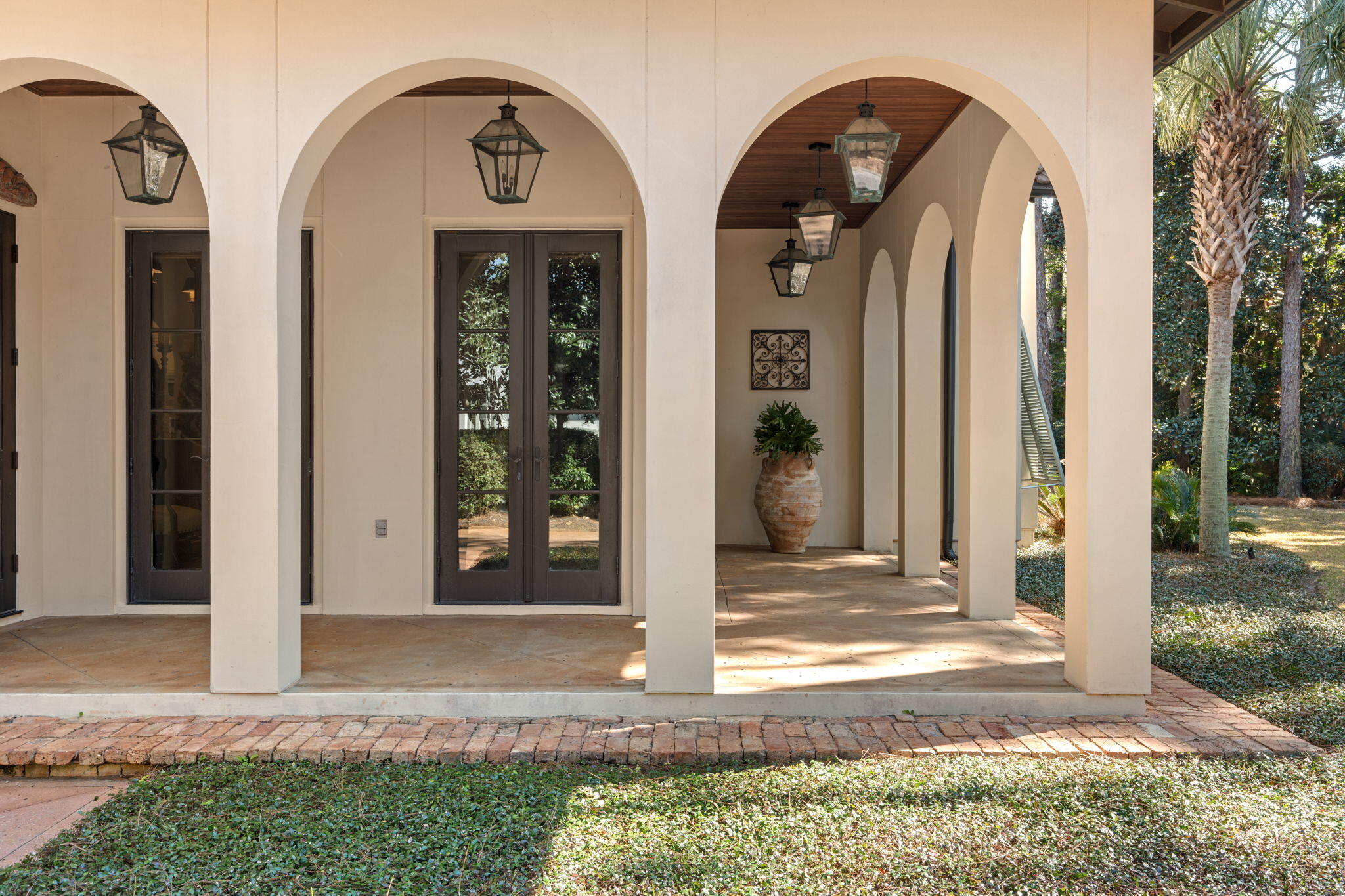 BAYTOWNE AVE EAST - Residential