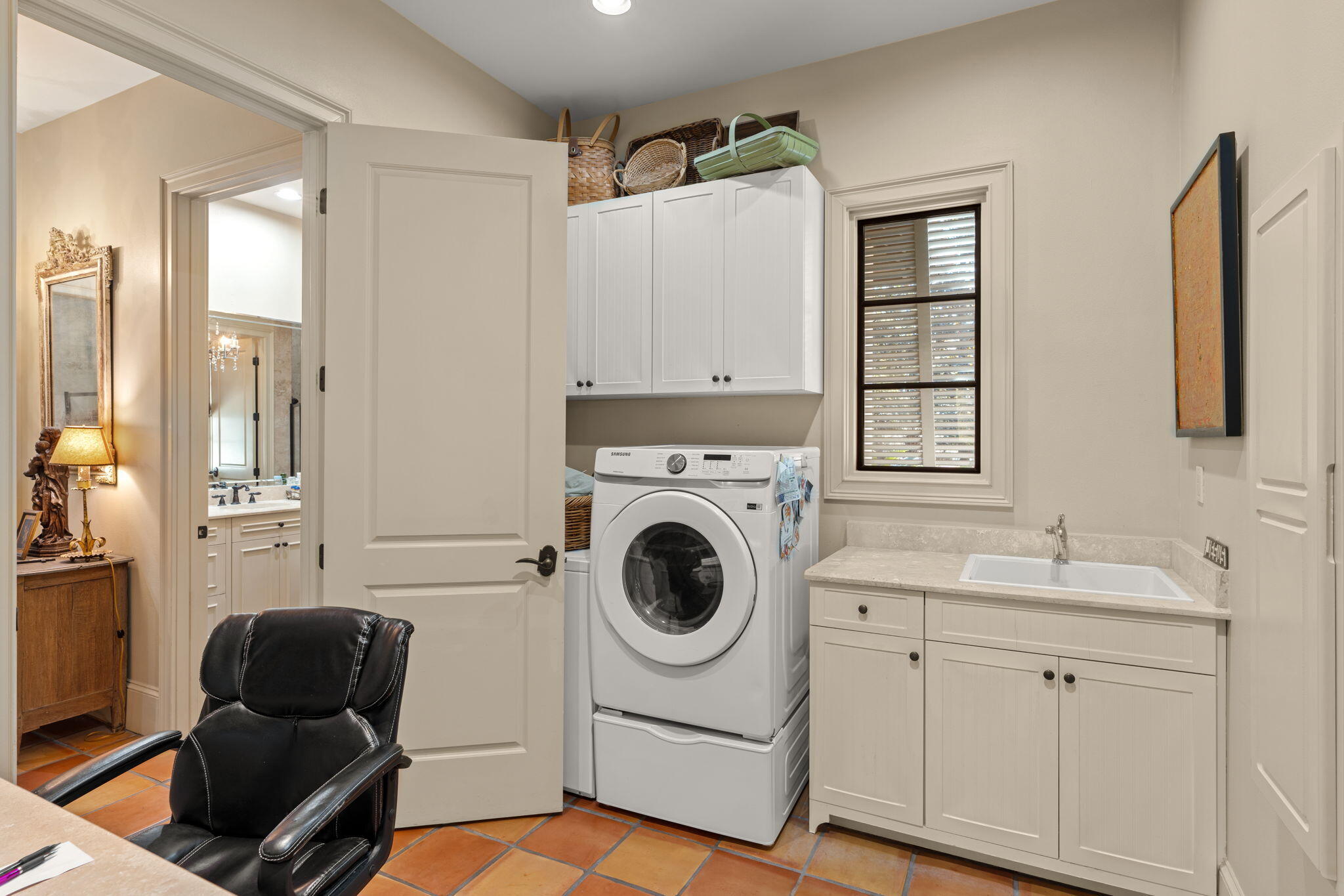 BAYTOWNE AVE EAST - Residential