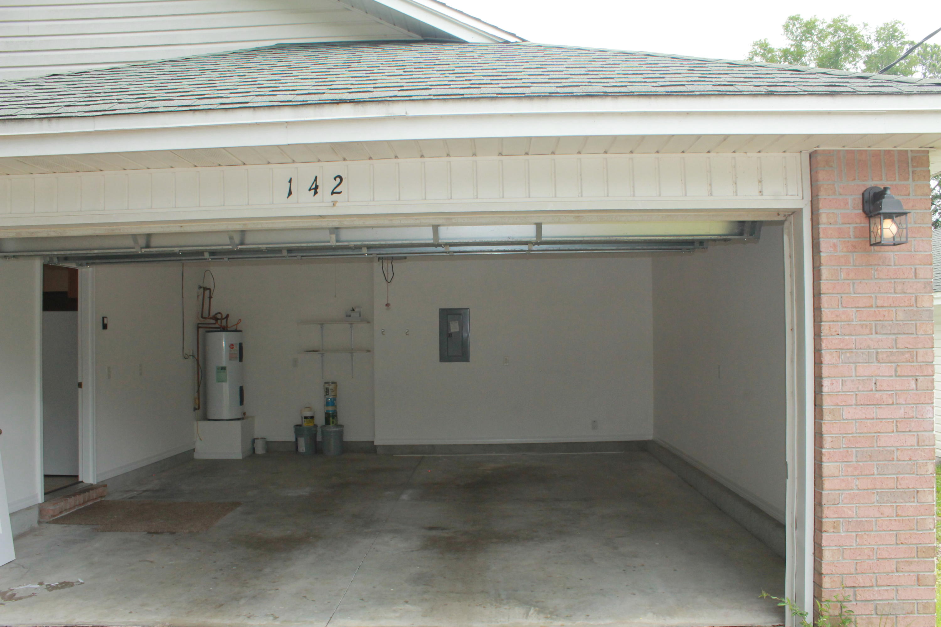 VALPARAISO PINECREST 4 - Residential Lease