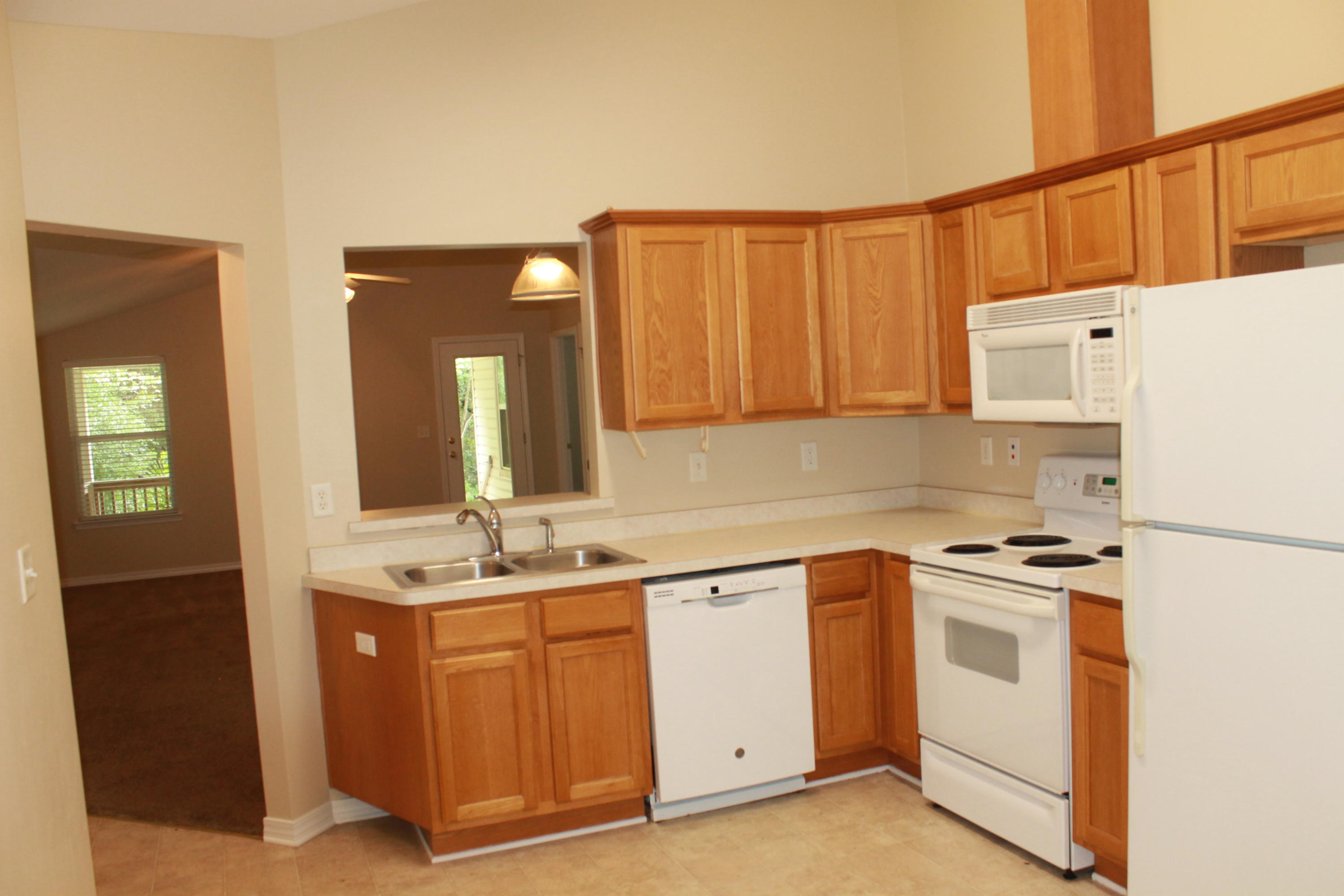 VALPARAISO PINECREST 4 - Residential Lease