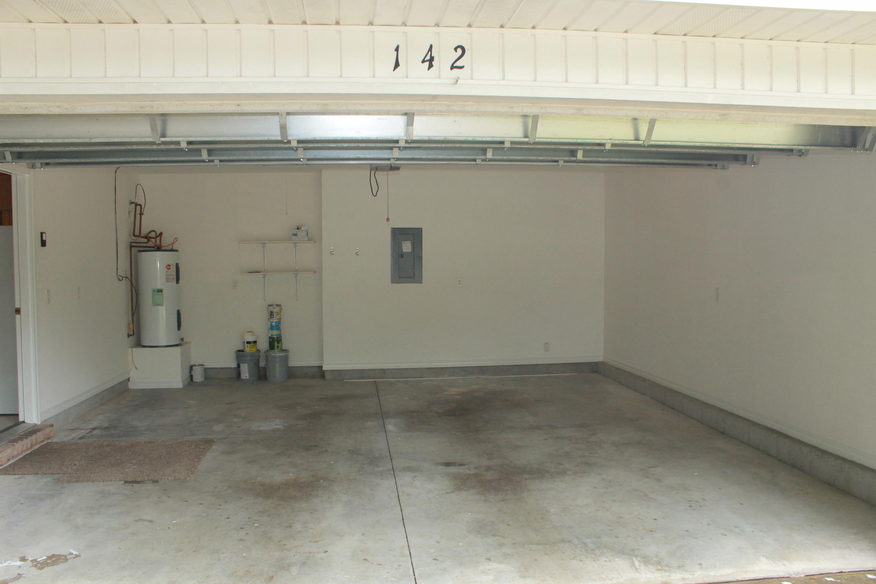 VALPARAISO PINECREST 4 - Residential Lease