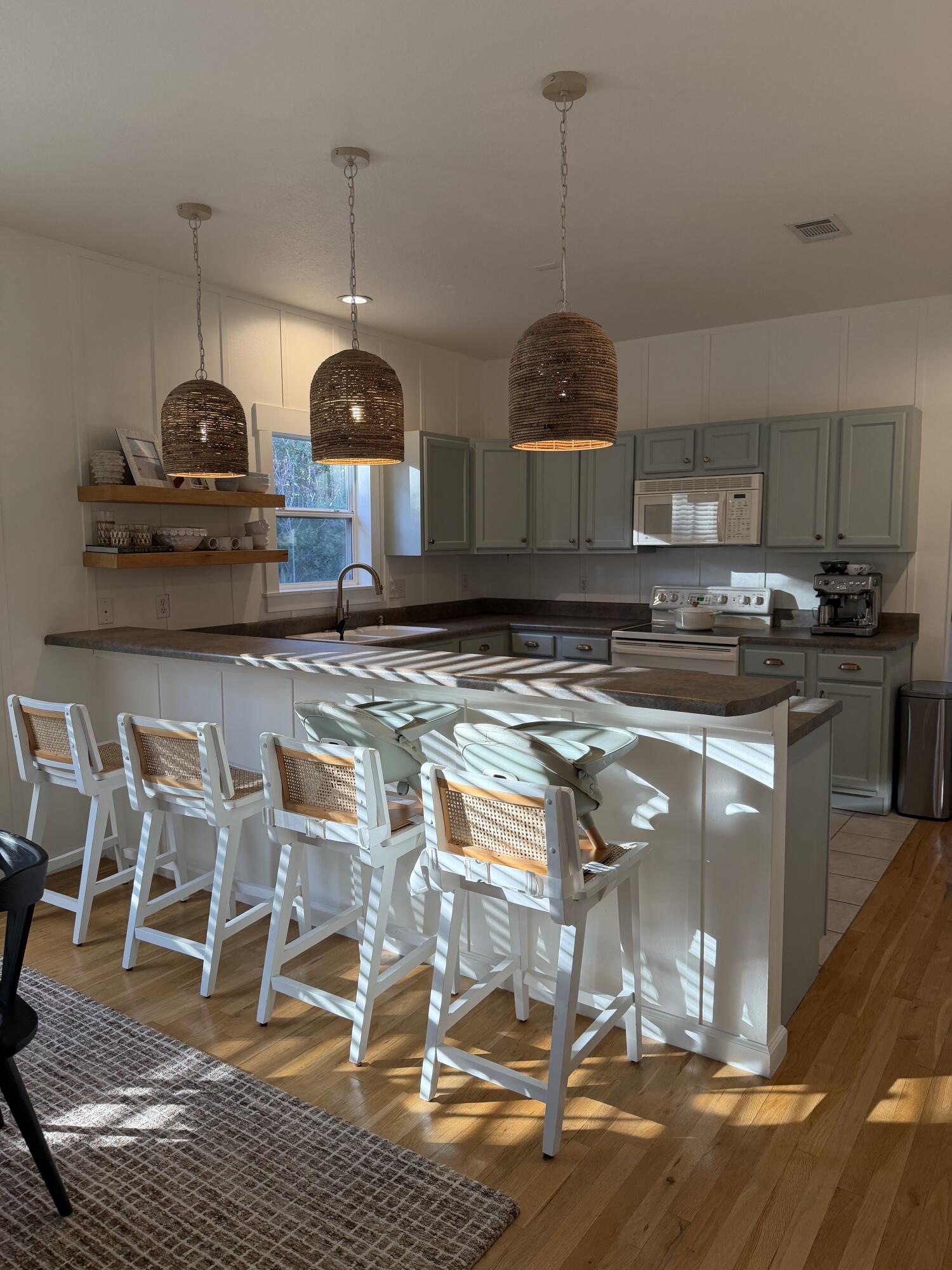 MAGNOLIA BEACH - Residential