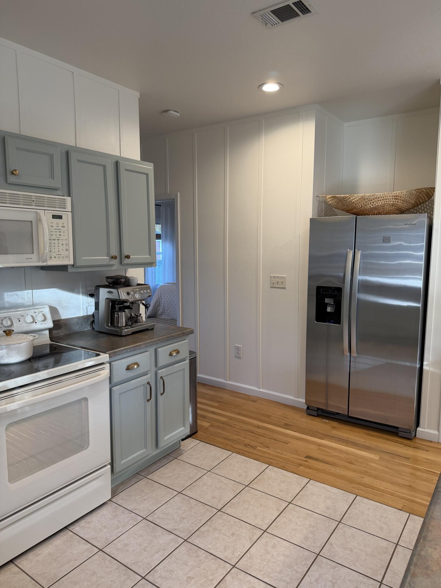 MAGNOLIA BEACH - Residential