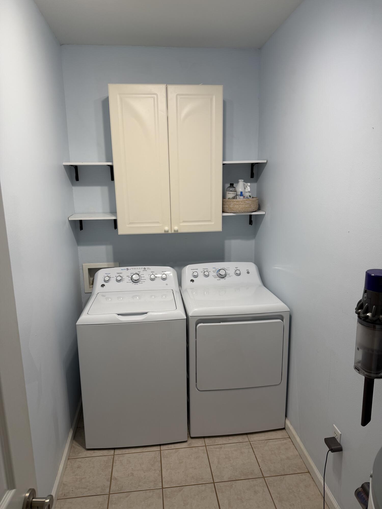 MAGNOLIA BEACH - Residential